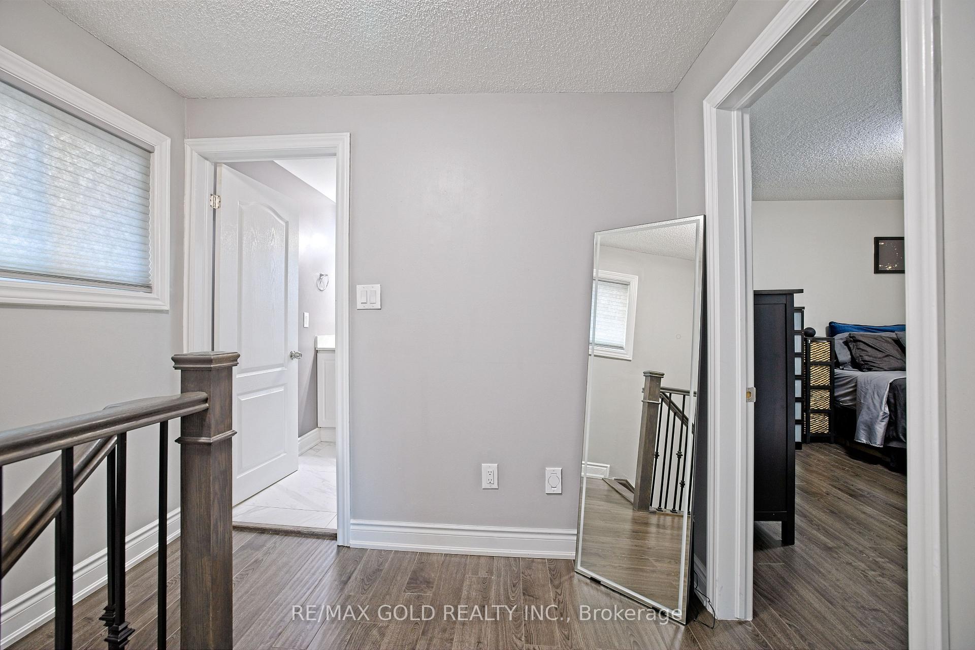 Photo 8 of 28 Royce Avenue, Brampton, Northwest Brampton — HOMEH