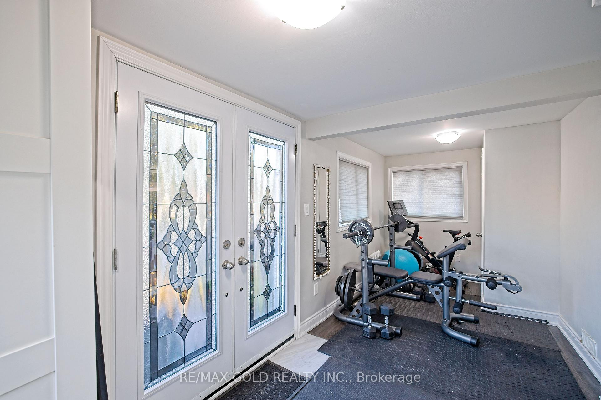 Photo 17 of 28 Royce Avenue, Brampton, Northwest Brampton — HOMEH