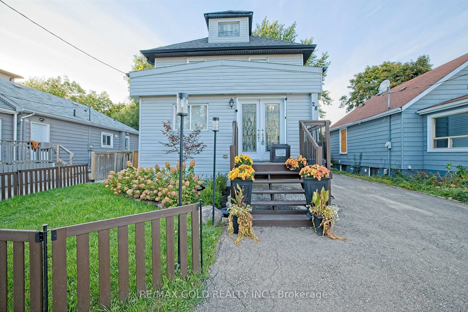 Photo 24 of 28 Royce Avenue, Brampton, Northwest Brampton — HOMEH