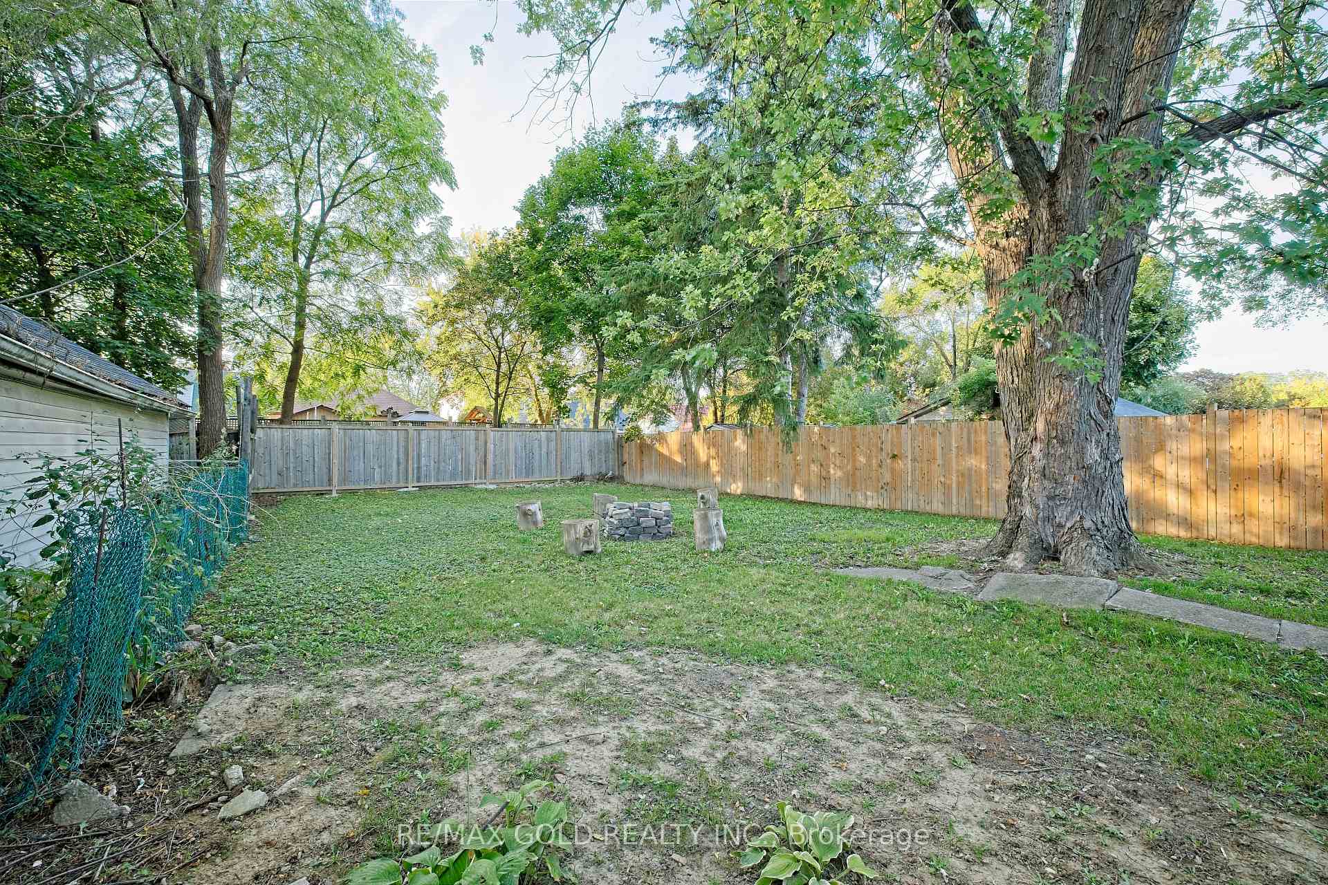 Photo 27 of 28 Royce Avenue, Brampton, Northwest Brampton — HOMEH