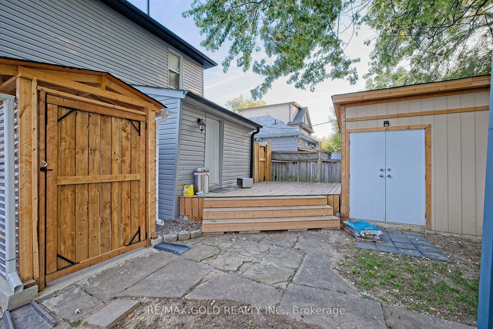 Photo 29 of 28 Royce Avenue, Brampton, Northwest Brampton — HOMEH