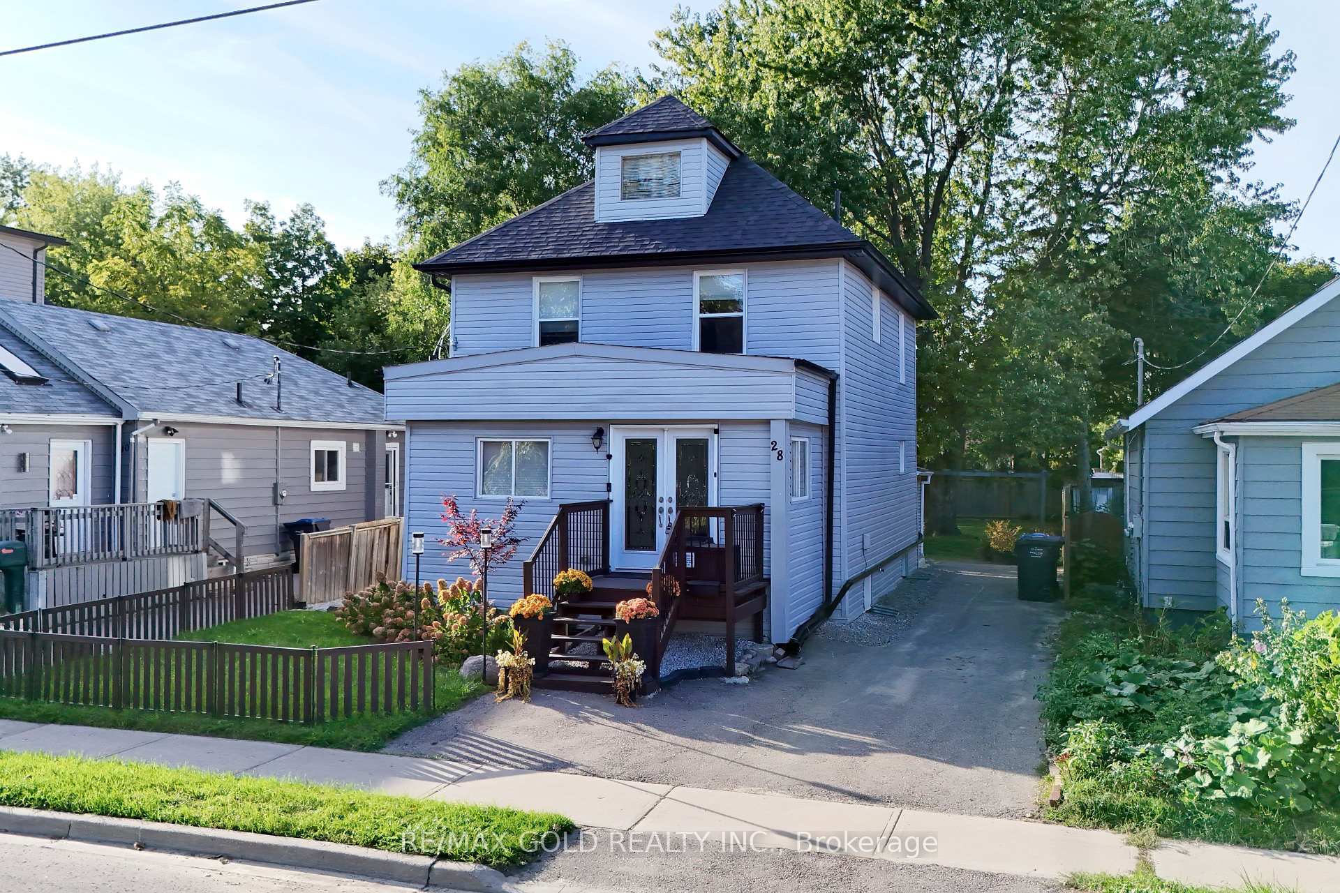 Photo 31 of 28 Royce Avenue, Brampton, Northwest Brampton — HOMEH