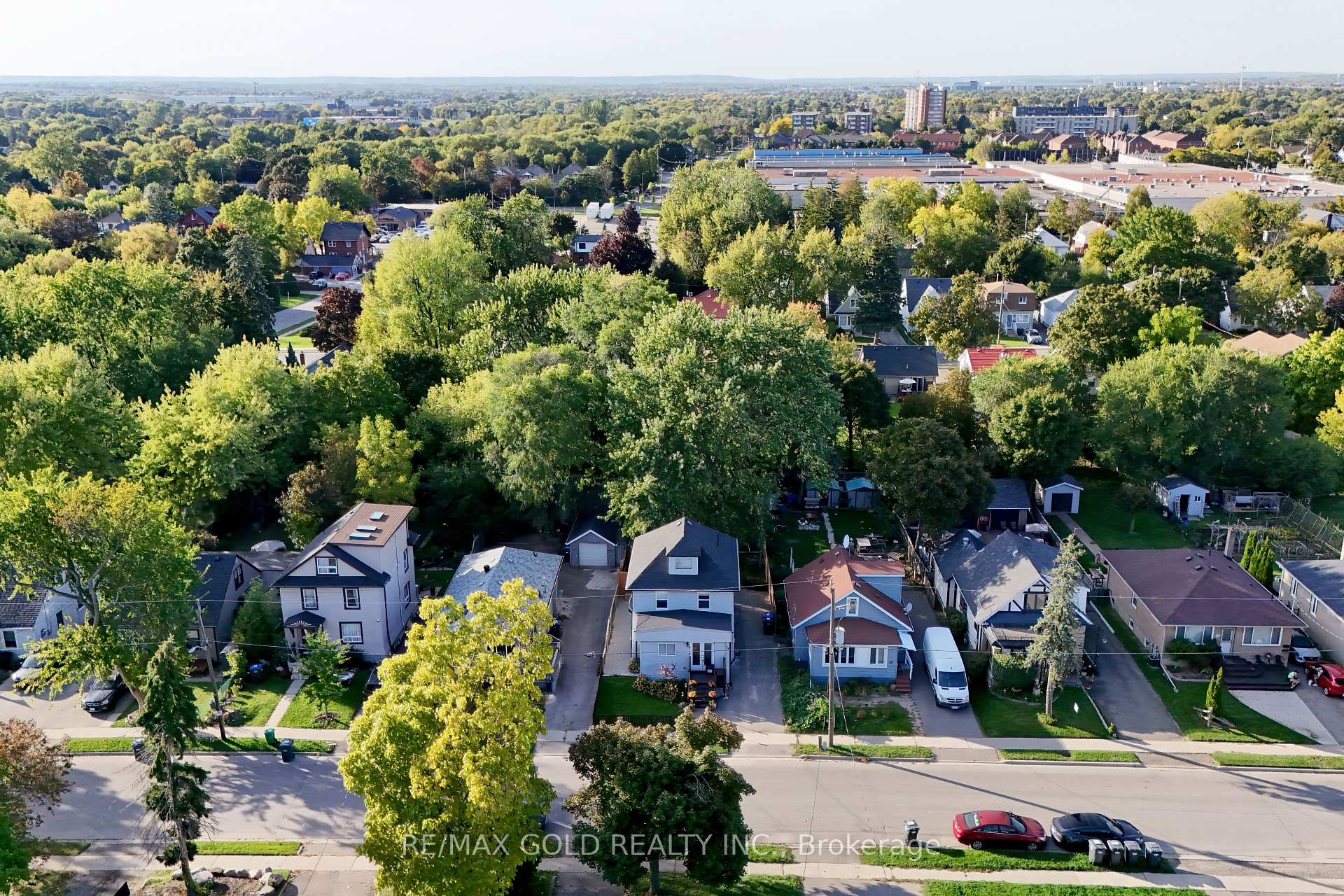 Photo 36 of 28 Royce Avenue, Brampton, Northwest Brampton — HOMEH