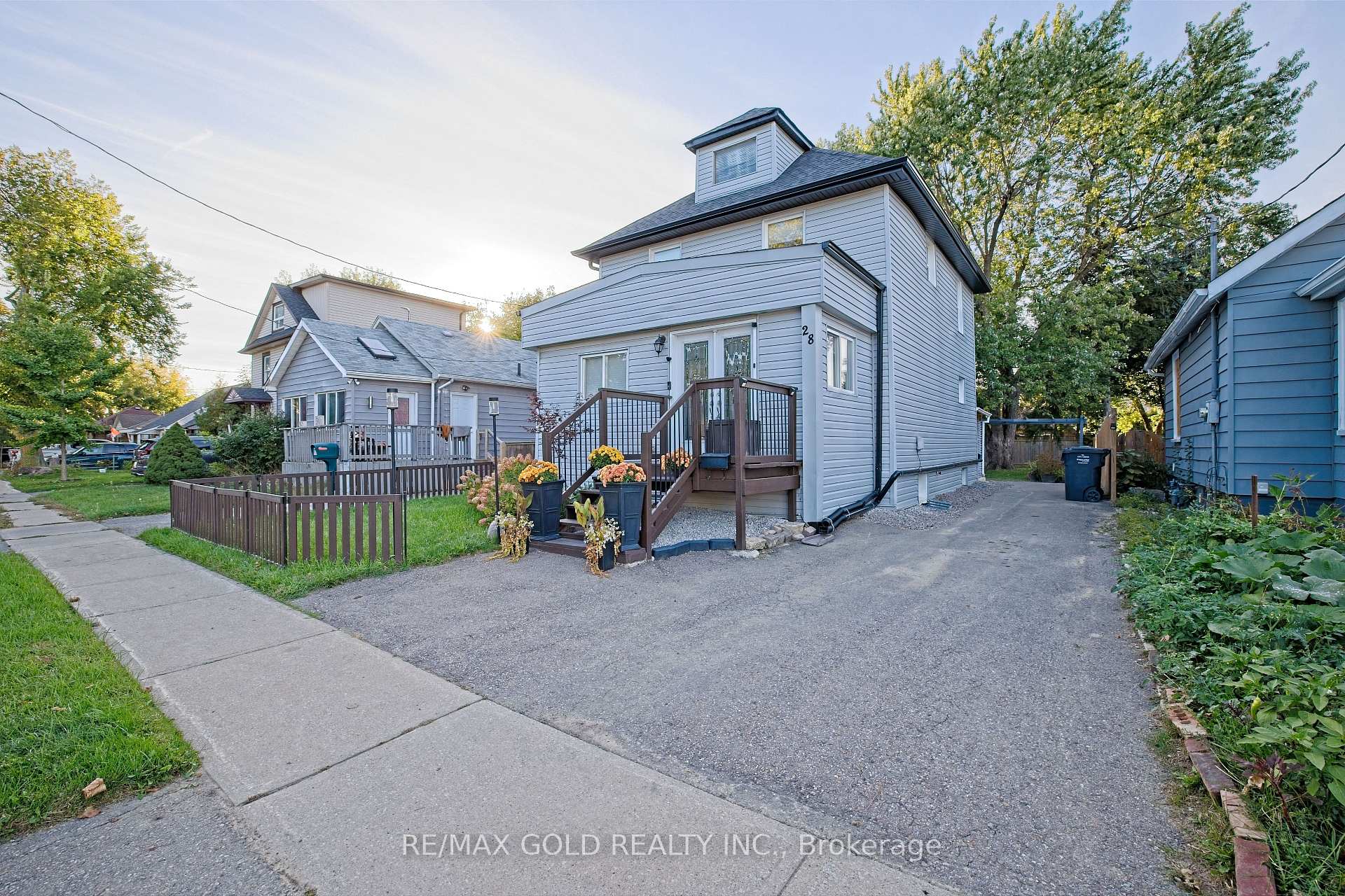 Photo 38 of 28 Royce Avenue, Brampton, Northwest Brampton — HOMEH