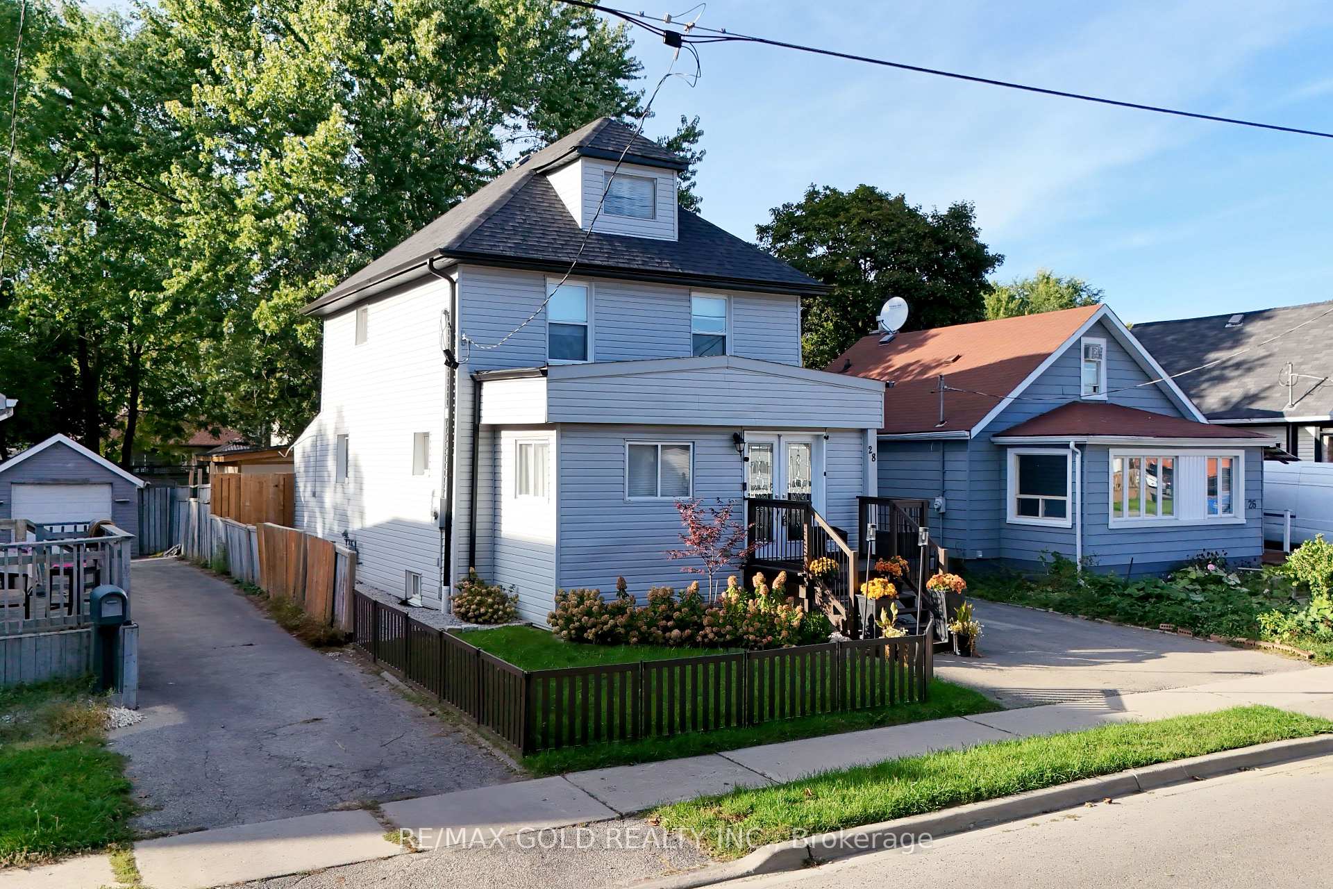Photo 41 of 28 Royce Avenue, Brampton, Northwest Brampton — HOMEH