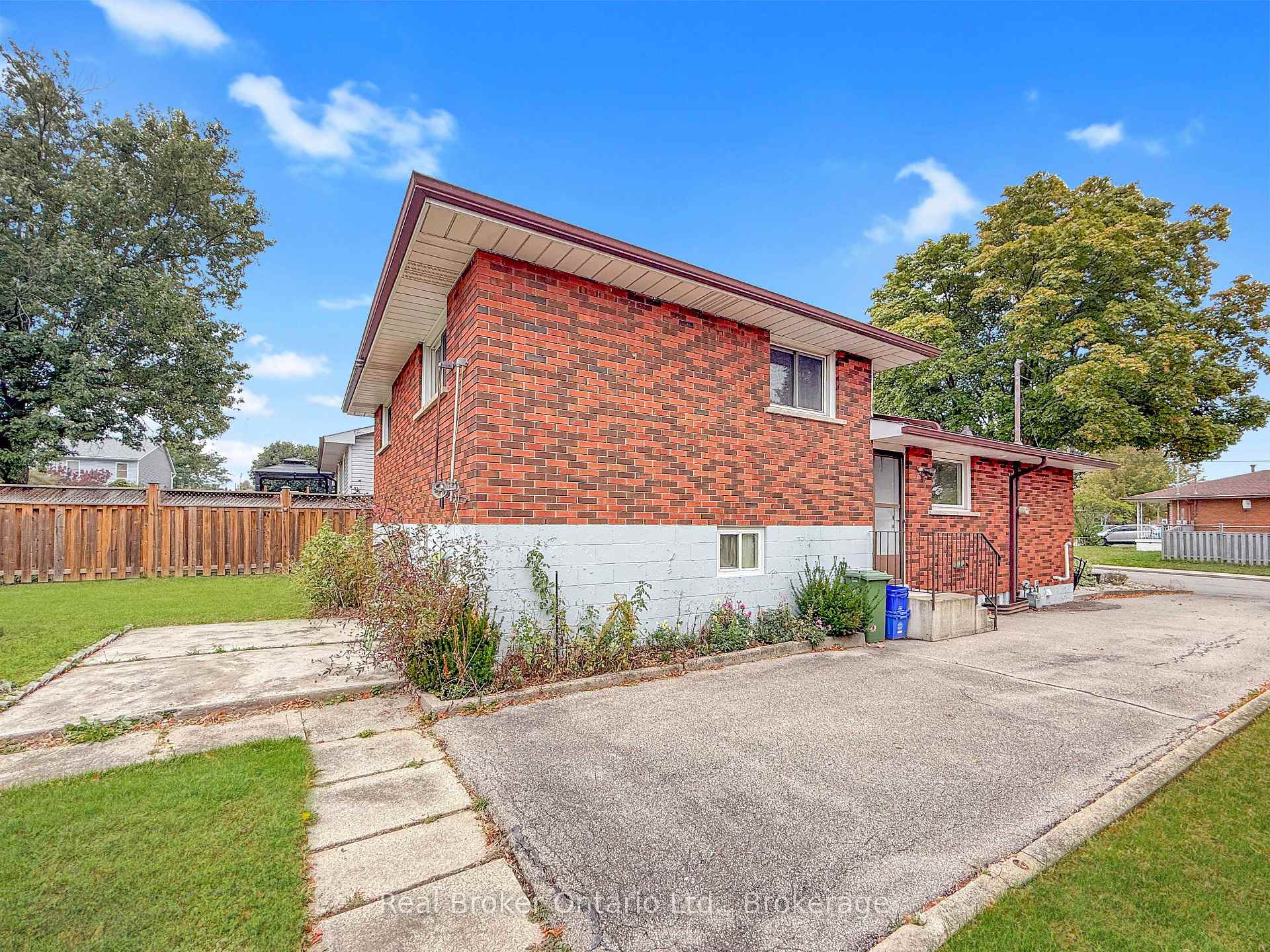 Photo 36 of 14 Anson Avenue, Hamilton, Lisgar — HOMEH