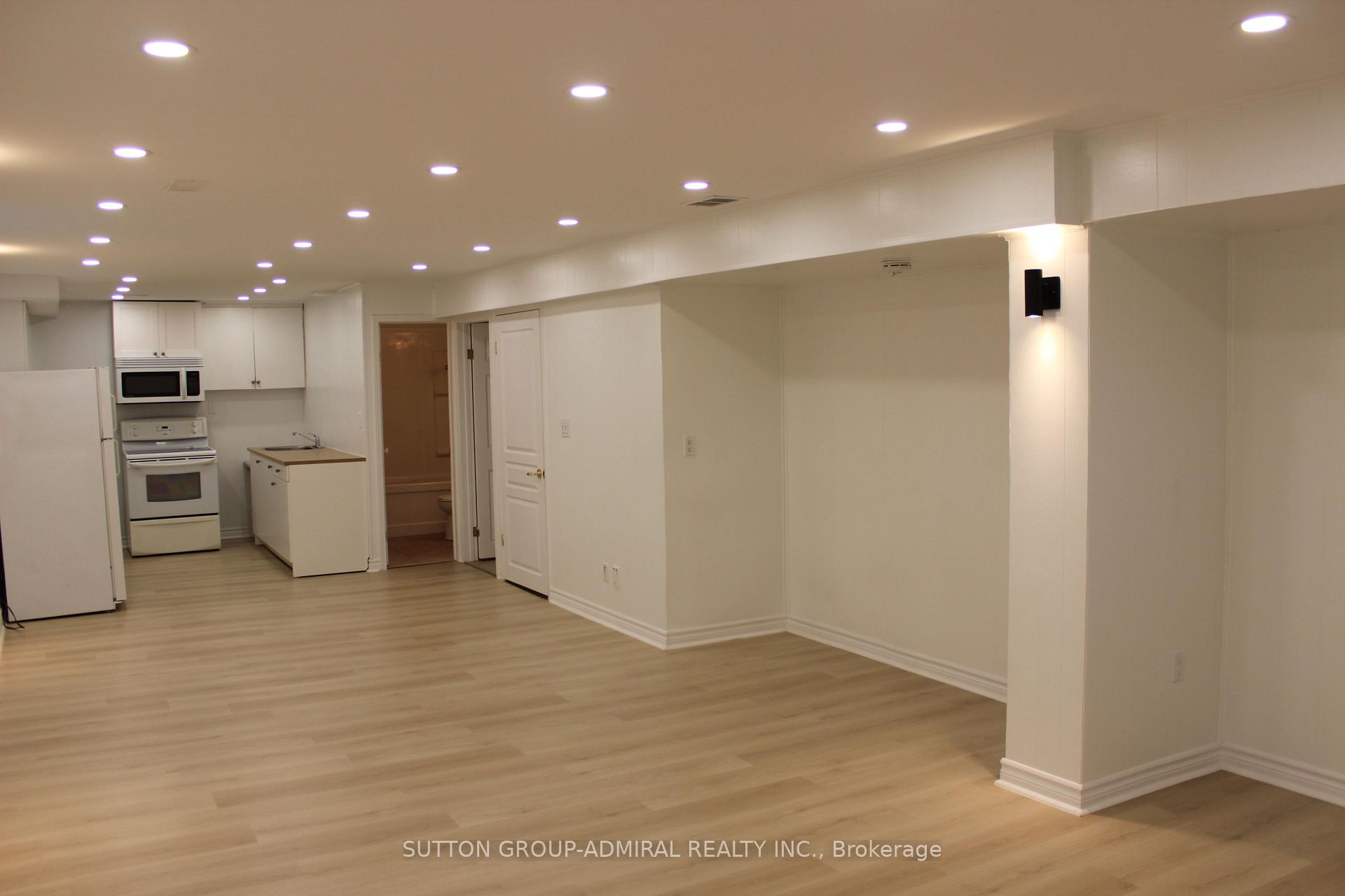 Photo 3 of Unit Lower Unit, 63 Aurora Heights Drive, Aurora, Aurora Heights — HOMEH