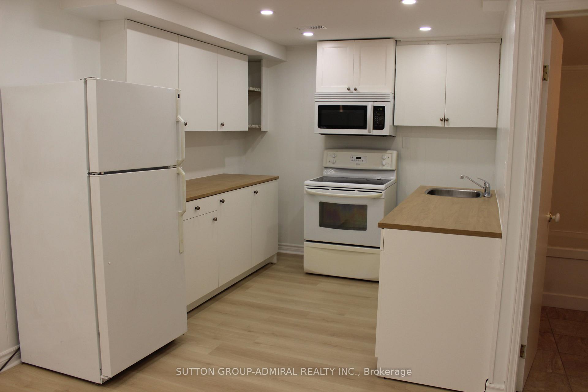 Photo 4 of Unit Lower Unit, 63 Aurora Heights Drive, Aurora, Aurora Heights — HOMEH