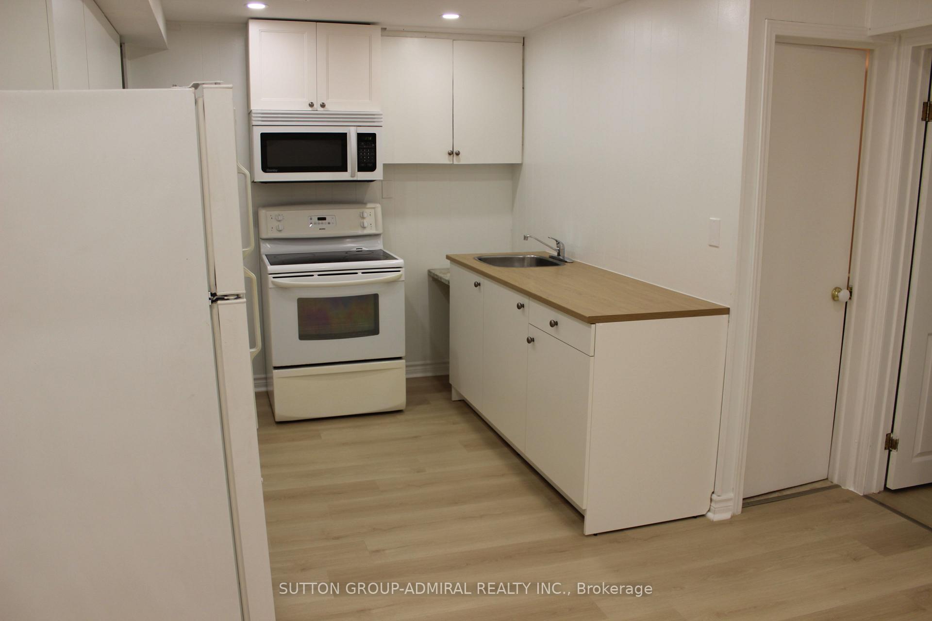 Photo 10 of Unit Lower Unit, 63 Aurora Heights Drive, Aurora, Aurora Heights — HOMEH