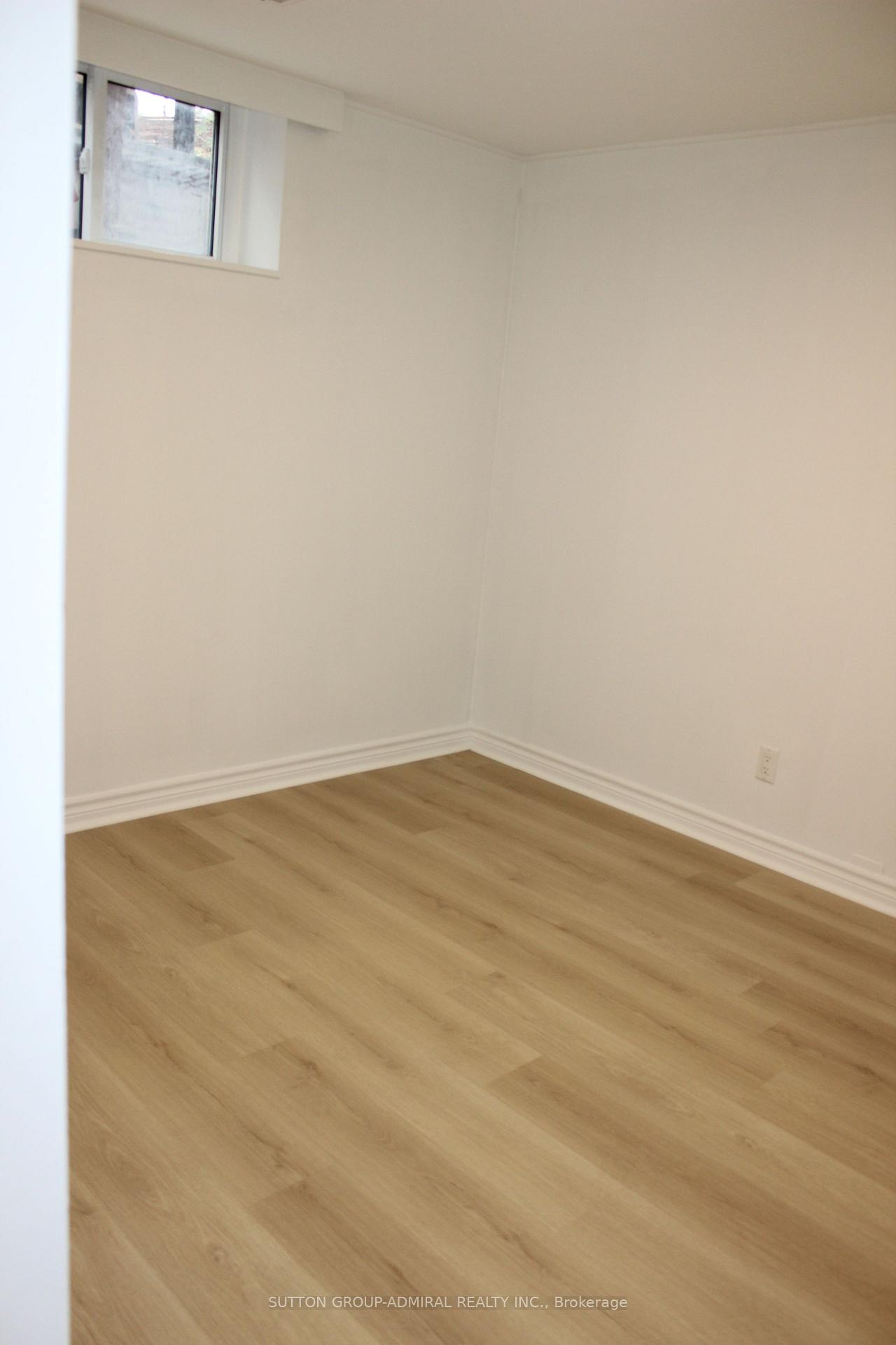 Photo 9 of Unit Lower Unit, 63 Aurora Heights Drive, Aurora, Aurora Heights — HOMEH