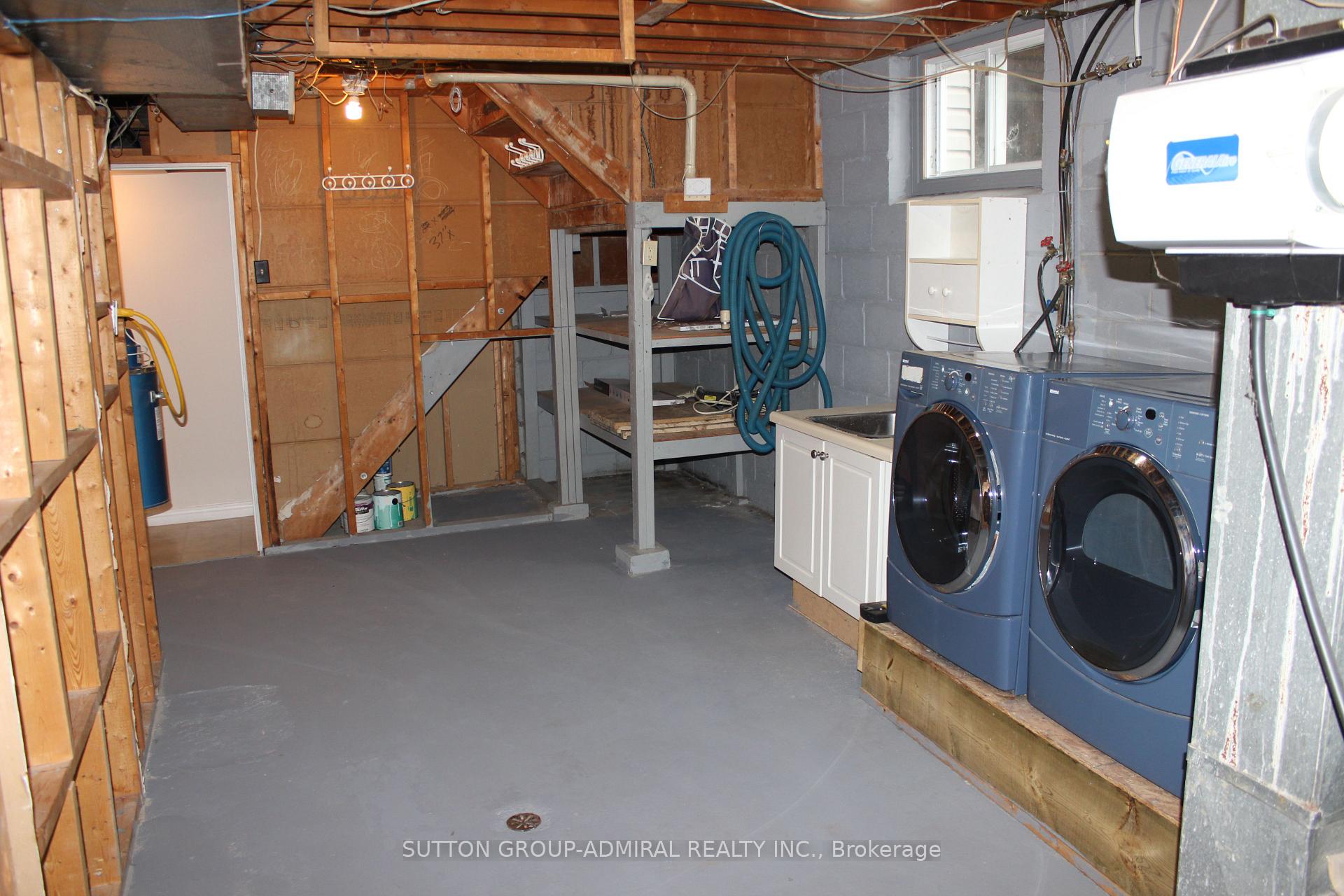 Photo 11 of Unit Lower Unit, 63 Aurora Heights Drive, Aurora, Aurora Heights — HOMEH
