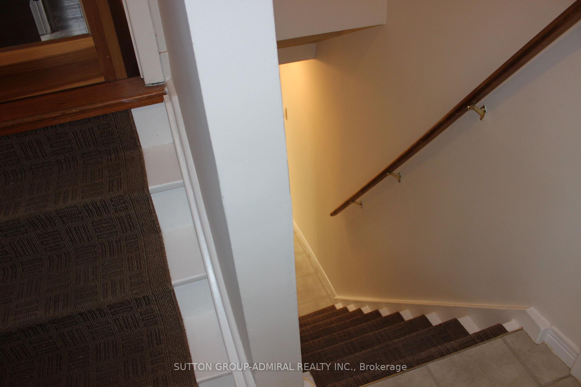 Photo 14 of Unit Lower Unit, 63 Aurora Heights Drive, Aurora, Aurora Heights — HOMEH
