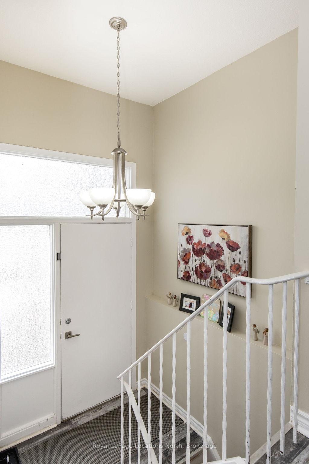 Photo 2 of 44 Carlton Road, Barrie, Cundles East — HOMEH