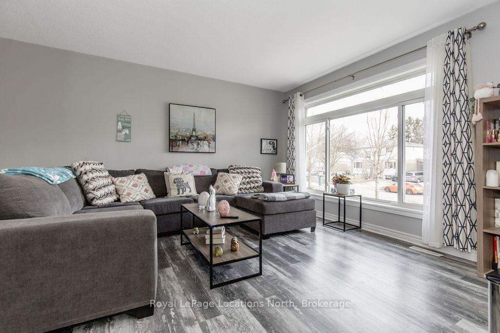 Photo 4 of 44 Carlton Road, Barrie, Cundles East — HOMEH