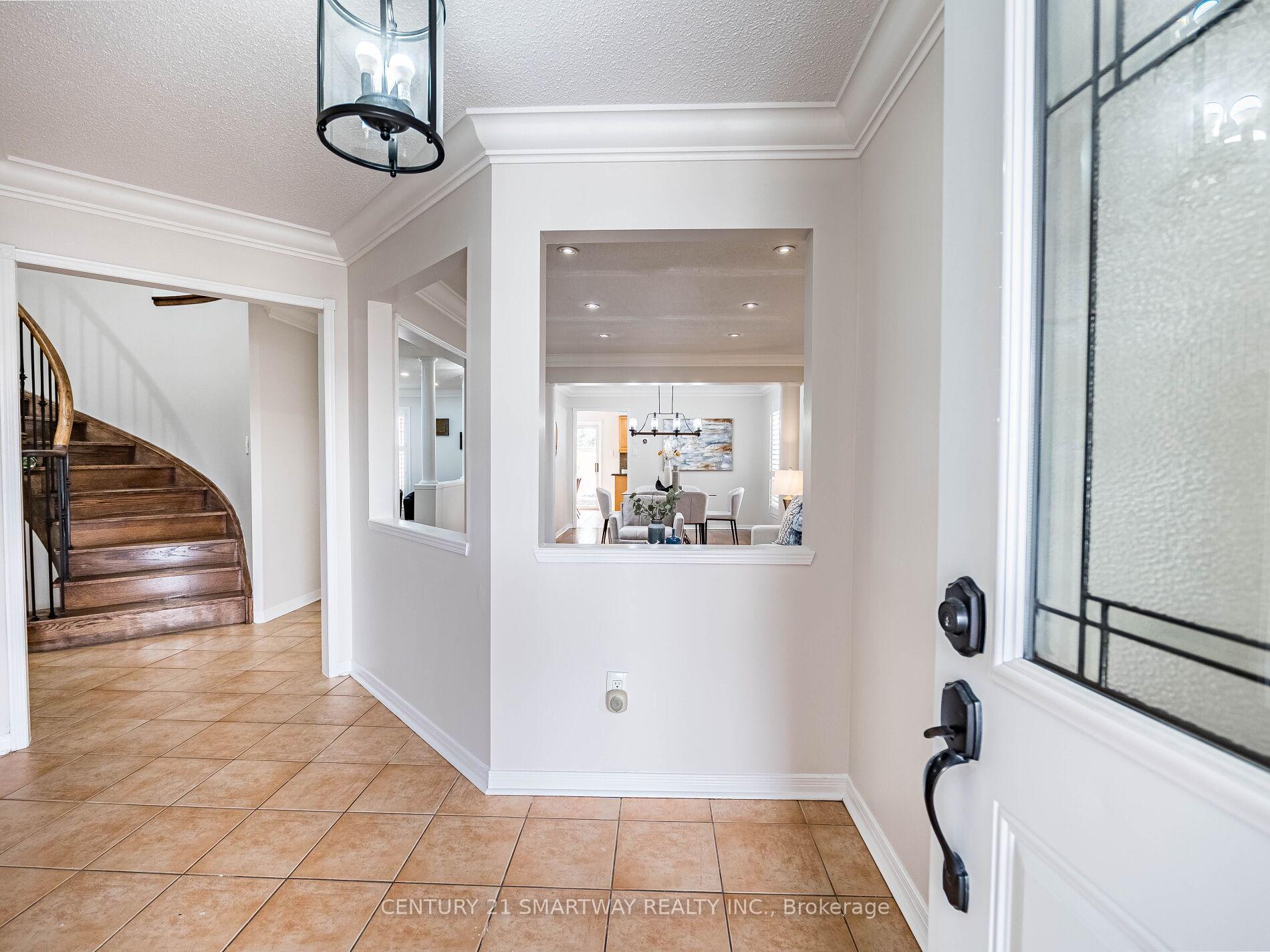 Photo 5 of 124 Porchlight Road, Brampton, Fletcher's Creek Village — HOMEH
