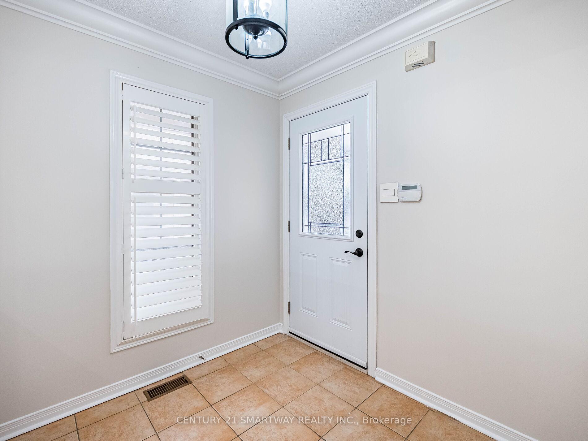 Photo 6 of 124 Porchlight Road, Brampton, Fletcher's Creek Village — HOMEH