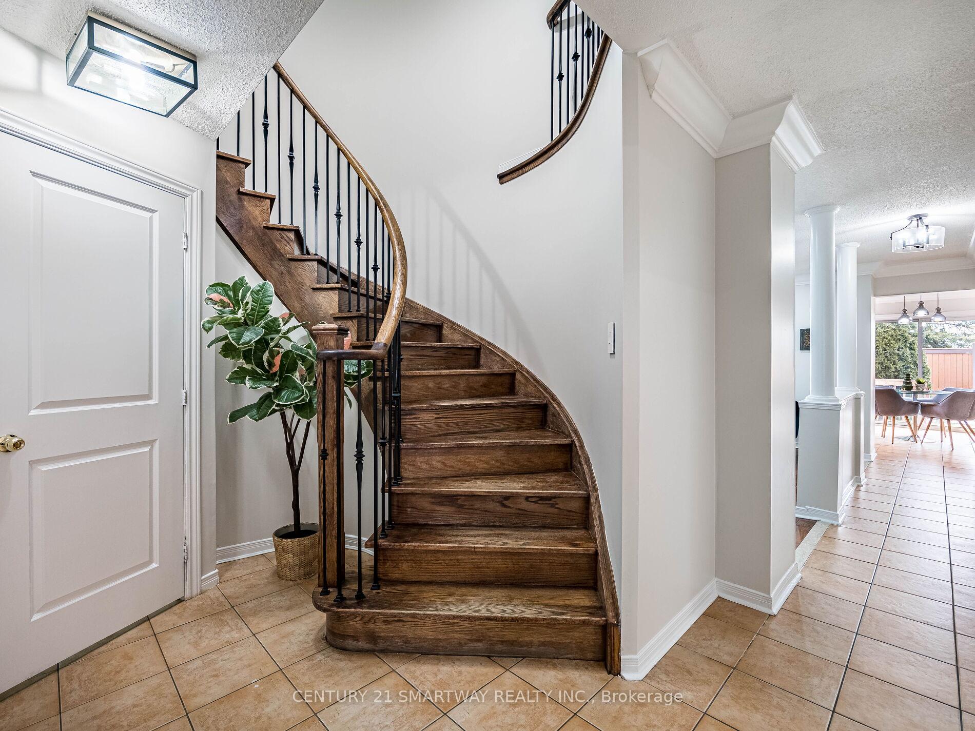 Photo 7 of 124 Porchlight Road, Brampton, Fletcher's Creek Village — HOMEH