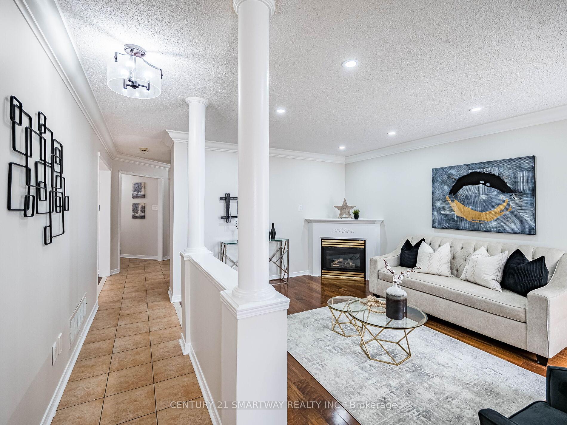 Photo 8 of 124 Porchlight Road, Brampton, Fletcher's Creek Village — HOMEH