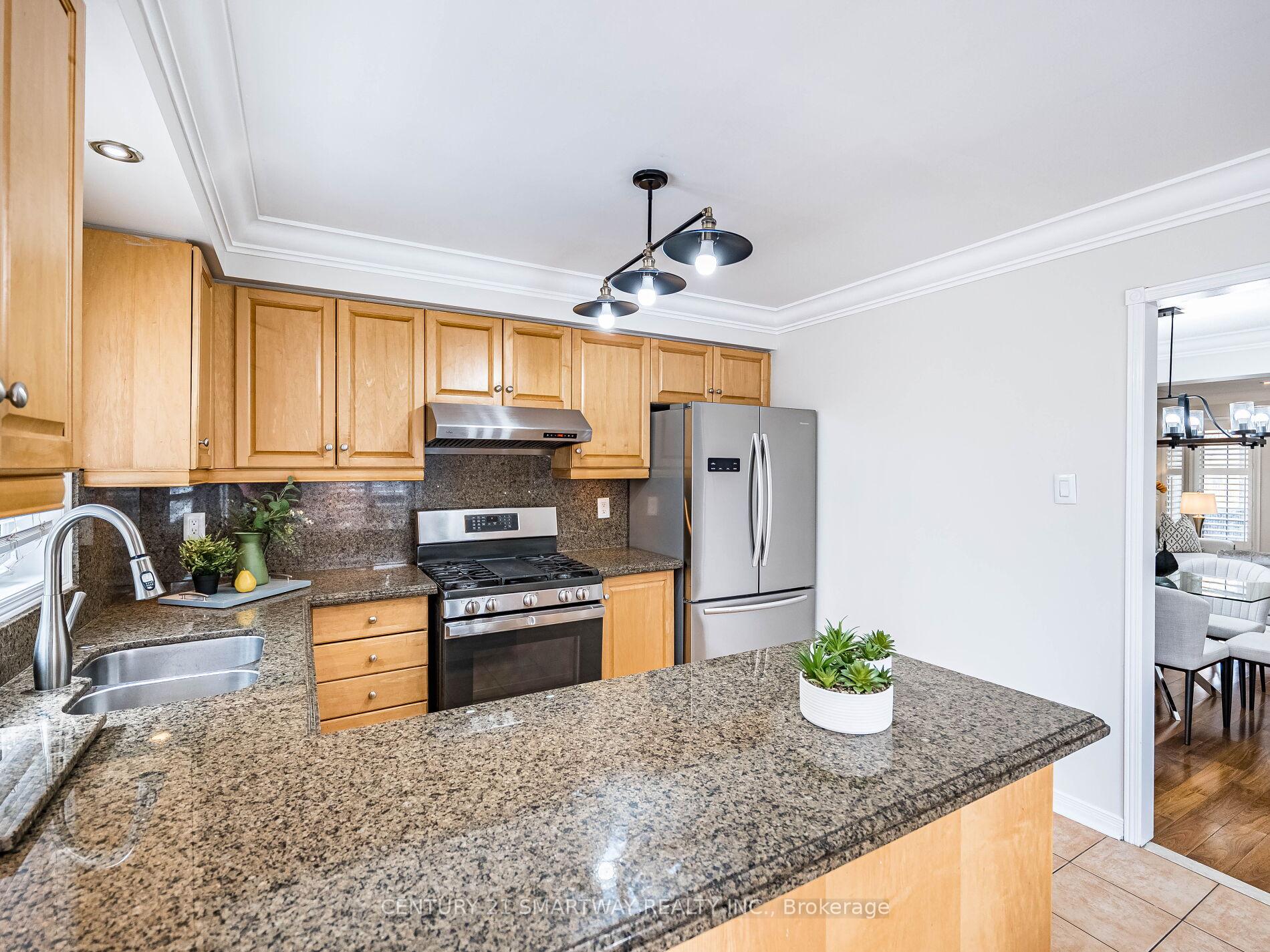 Photo 15 of 124 Porchlight Road, Brampton, Fletcher's Creek Village — HOMEH