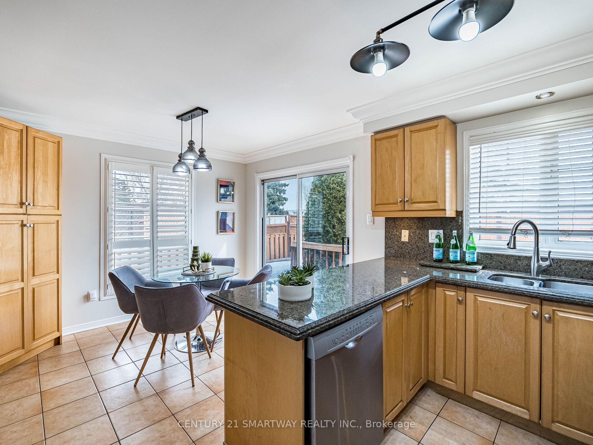 Photo 16 of 124 Porchlight Road, Brampton, Fletcher's Creek Village — HOMEH