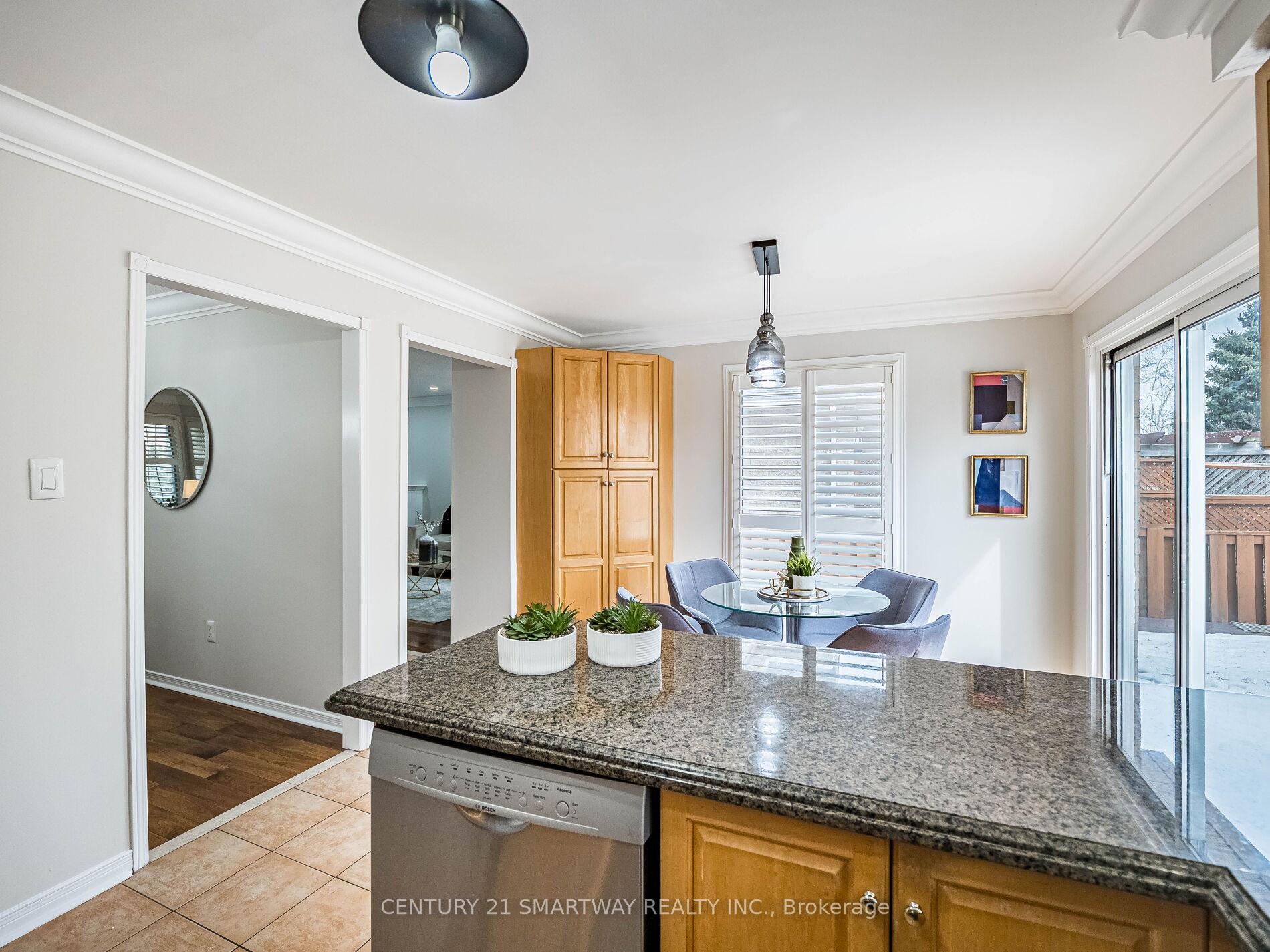 Photo 17 of 124 Porchlight Road, Brampton, Fletcher's Creek Village — HOMEH
