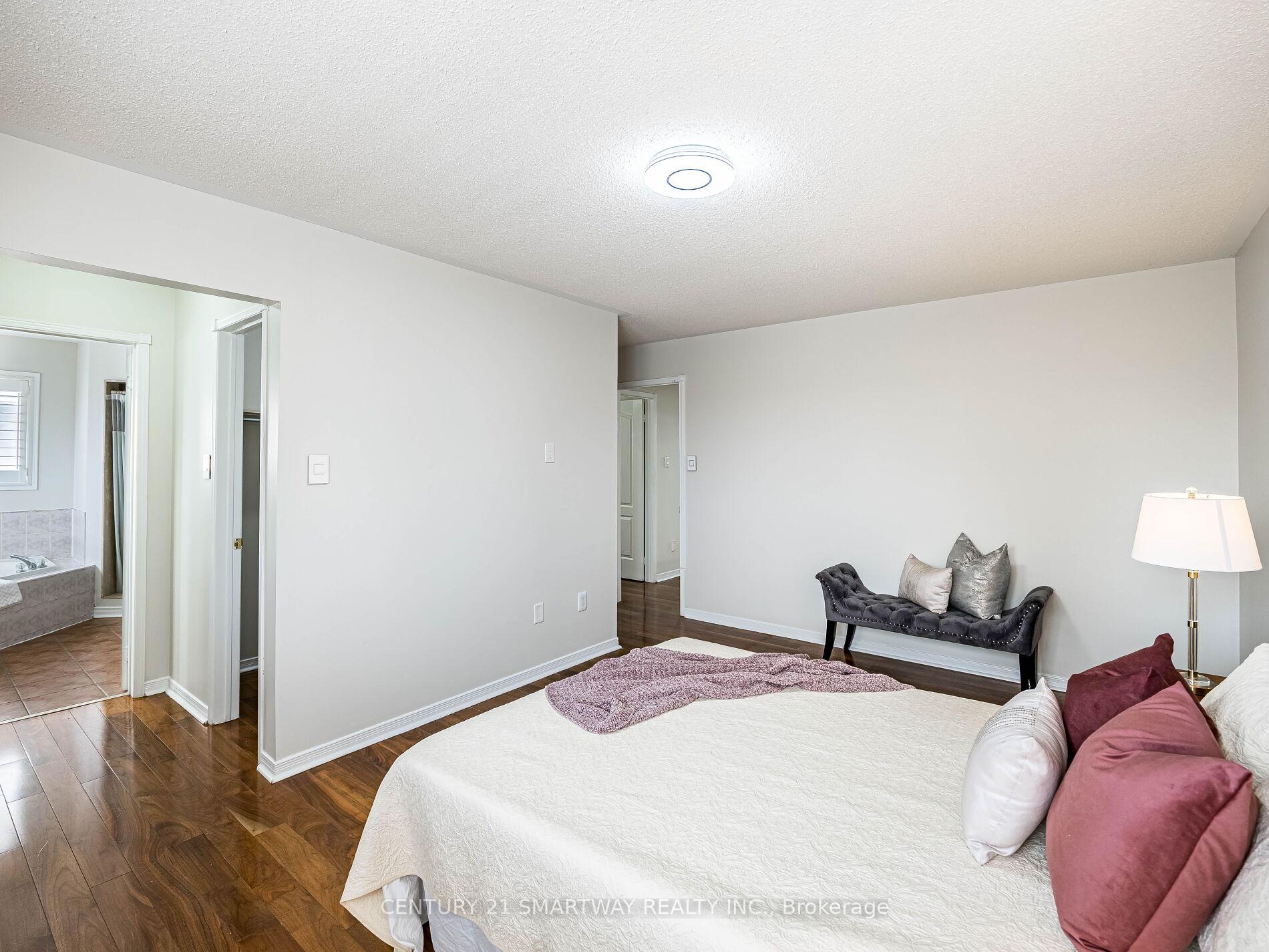 Photo 23 of 124 Porchlight Road, Brampton, Fletcher's Creek Village — HOMEH