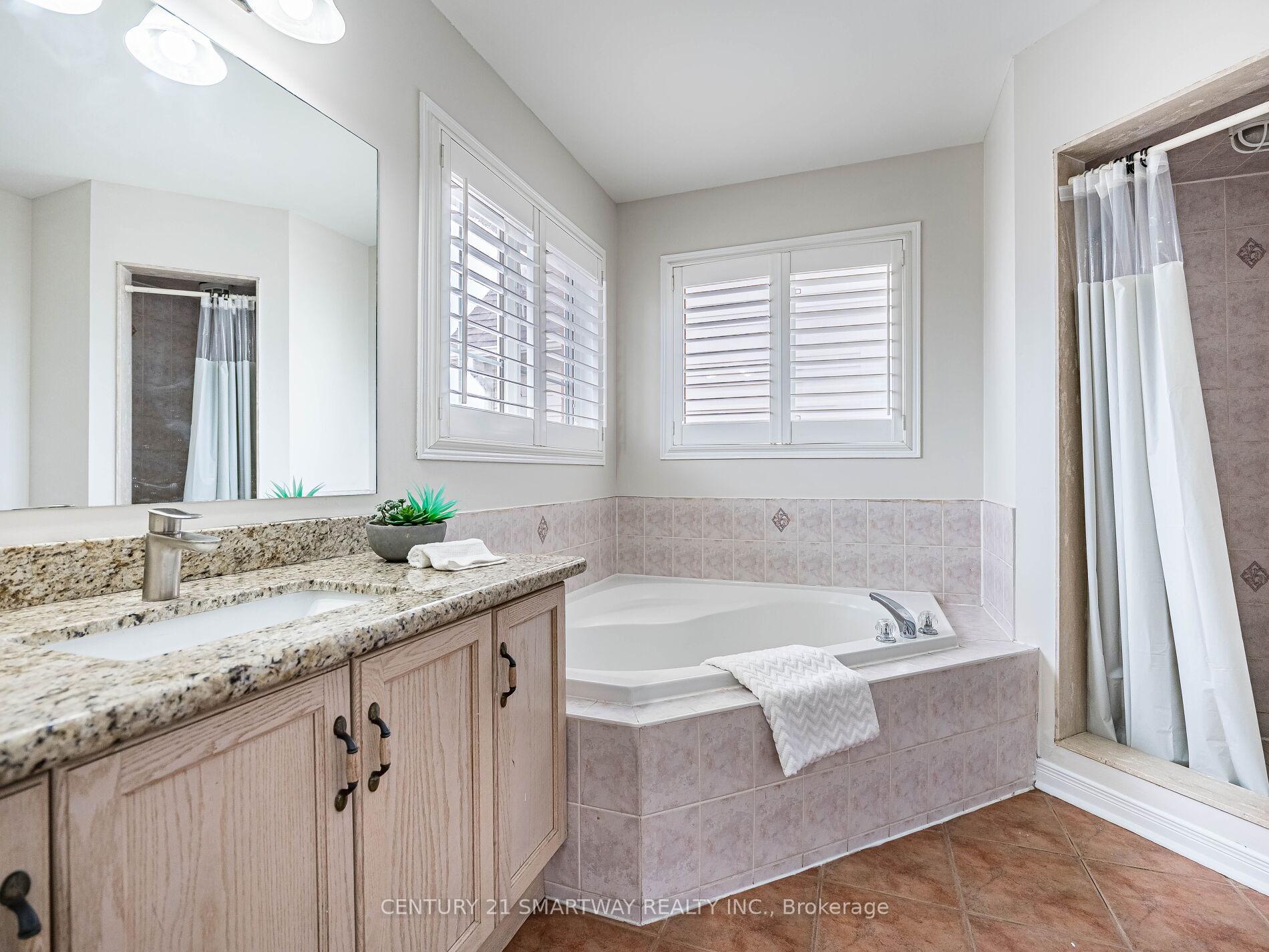 Photo 26 of 124 Porchlight Road, Brampton, Fletcher's Creek Village — HOMEH