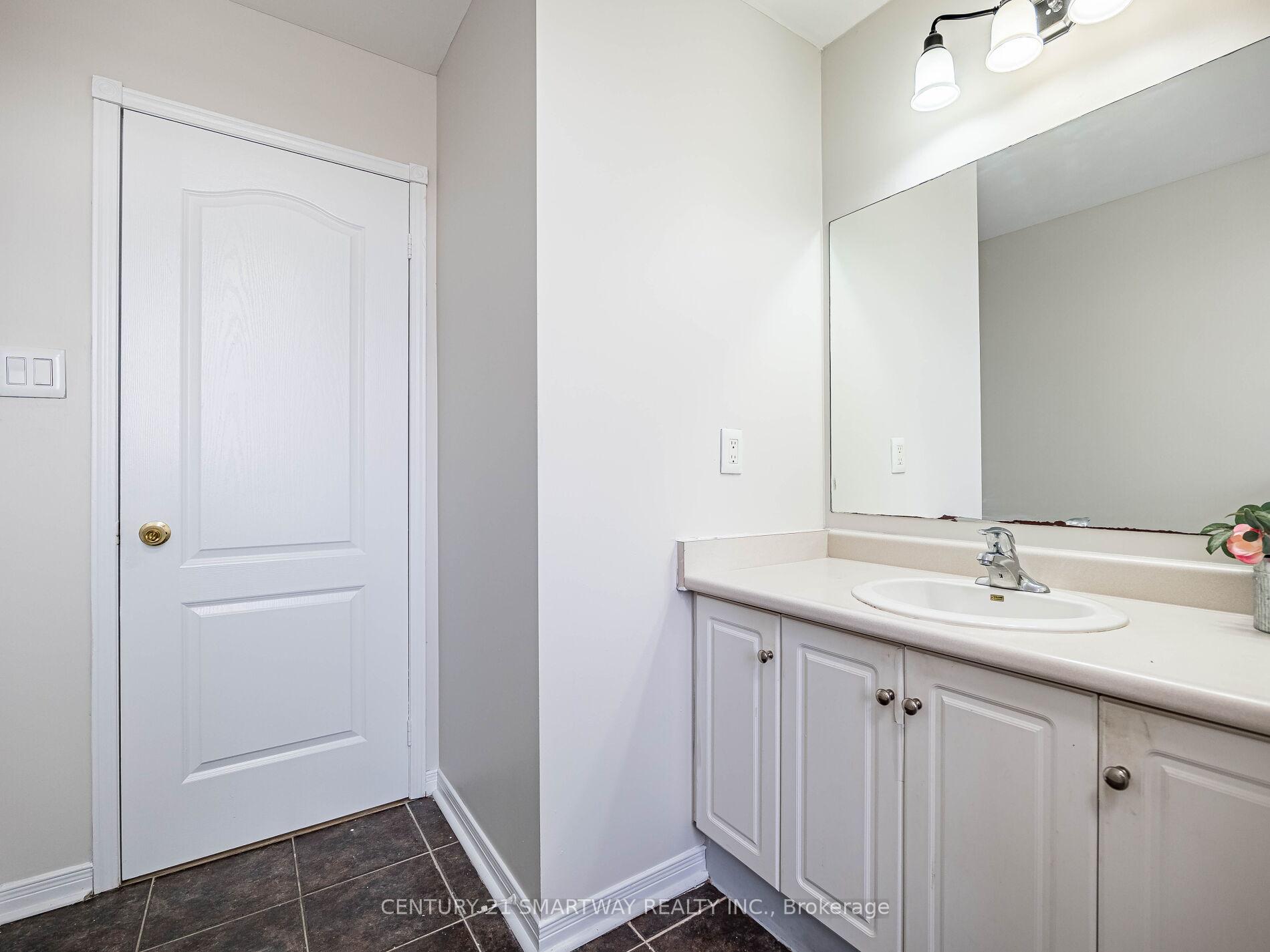 Photo 35 of 124 Porchlight Road, Brampton, Fletcher's Creek Village — HOMEH