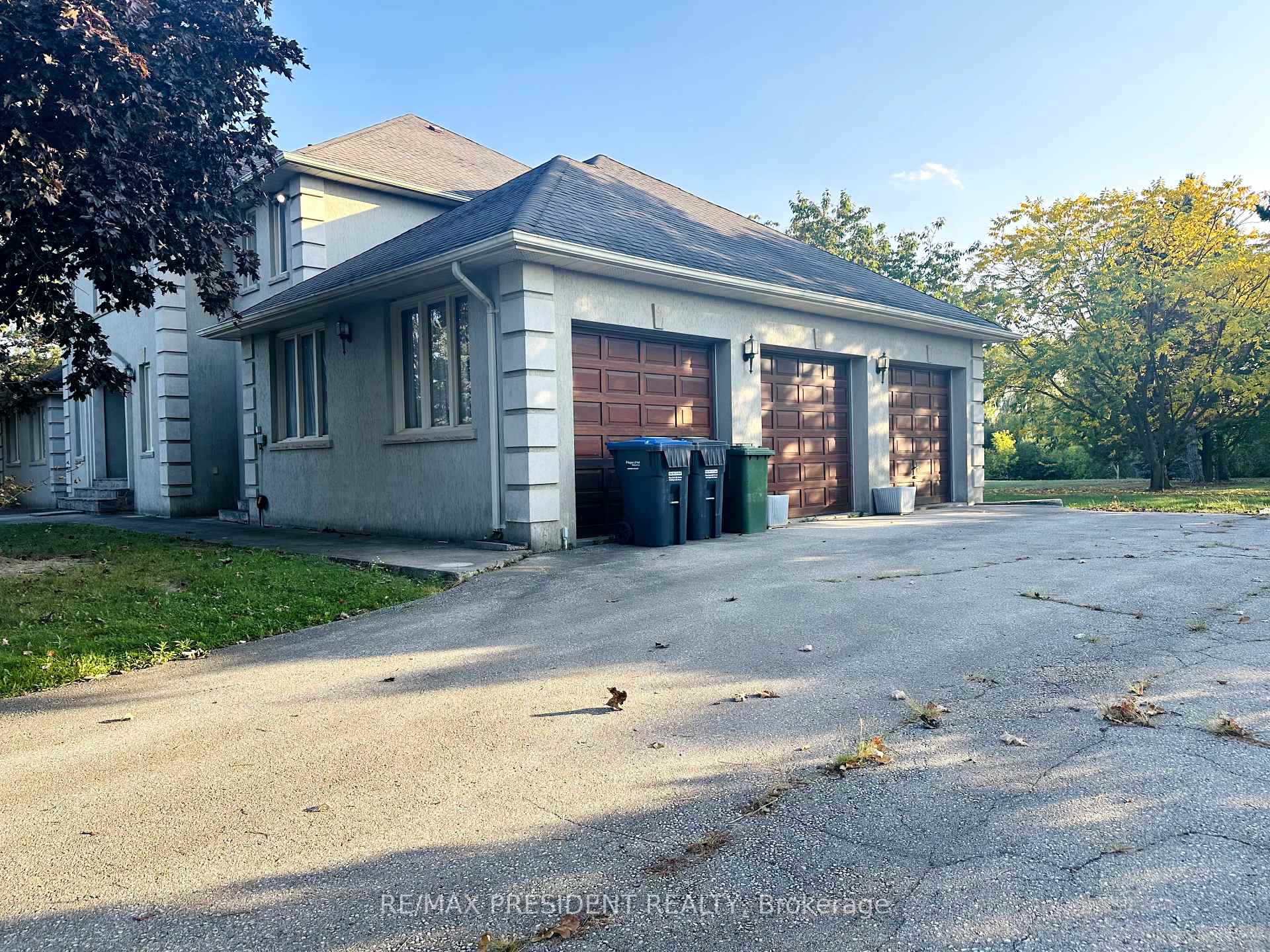 Photo 5 of 10924 Mcvean Drive, Brampton, Toronto Gore Rural Estate — HOMEH
