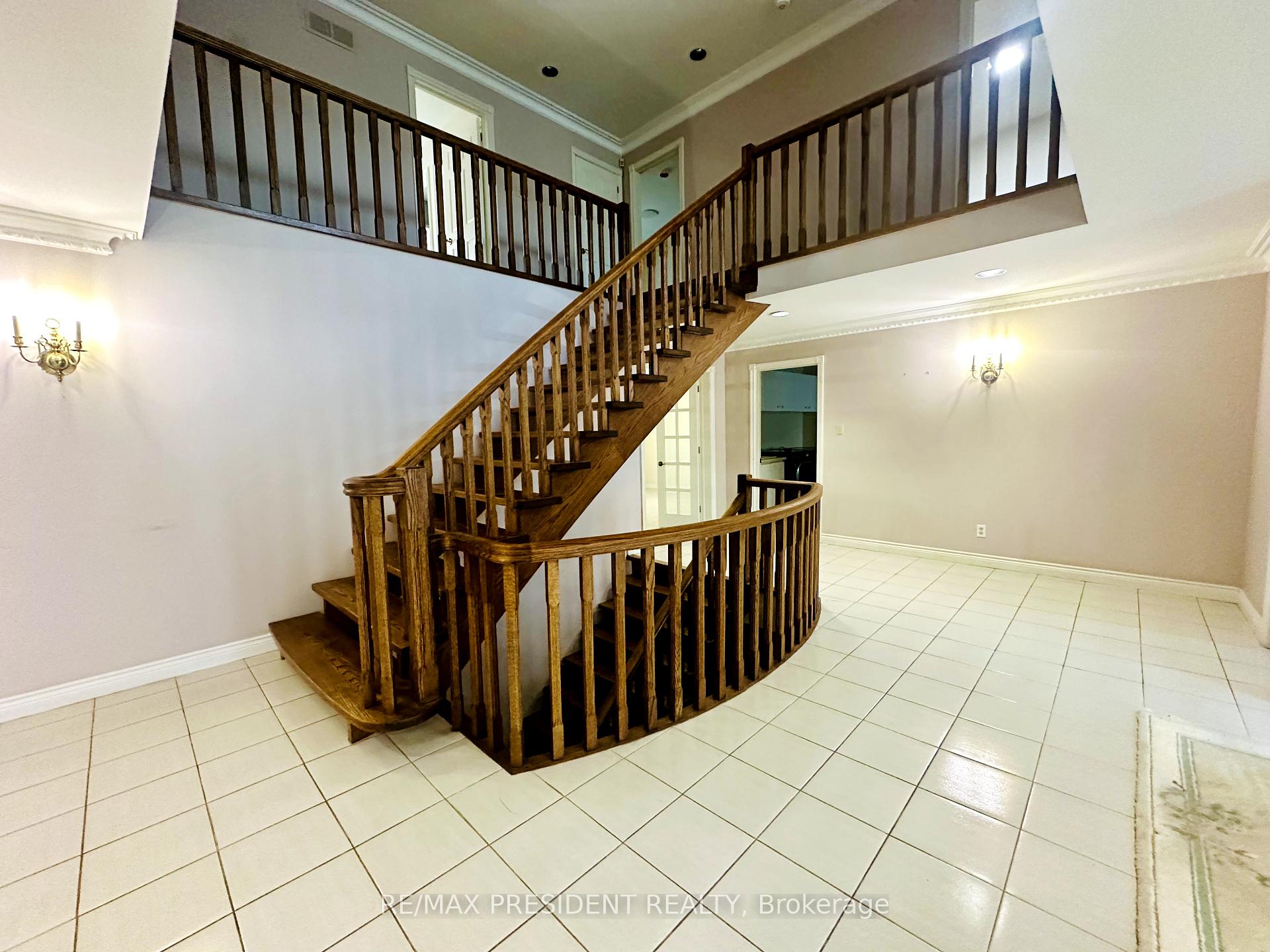 Photo 9 of 10924 Mcvean Drive, Brampton, Toronto Gore Rural Estate — HOMEH