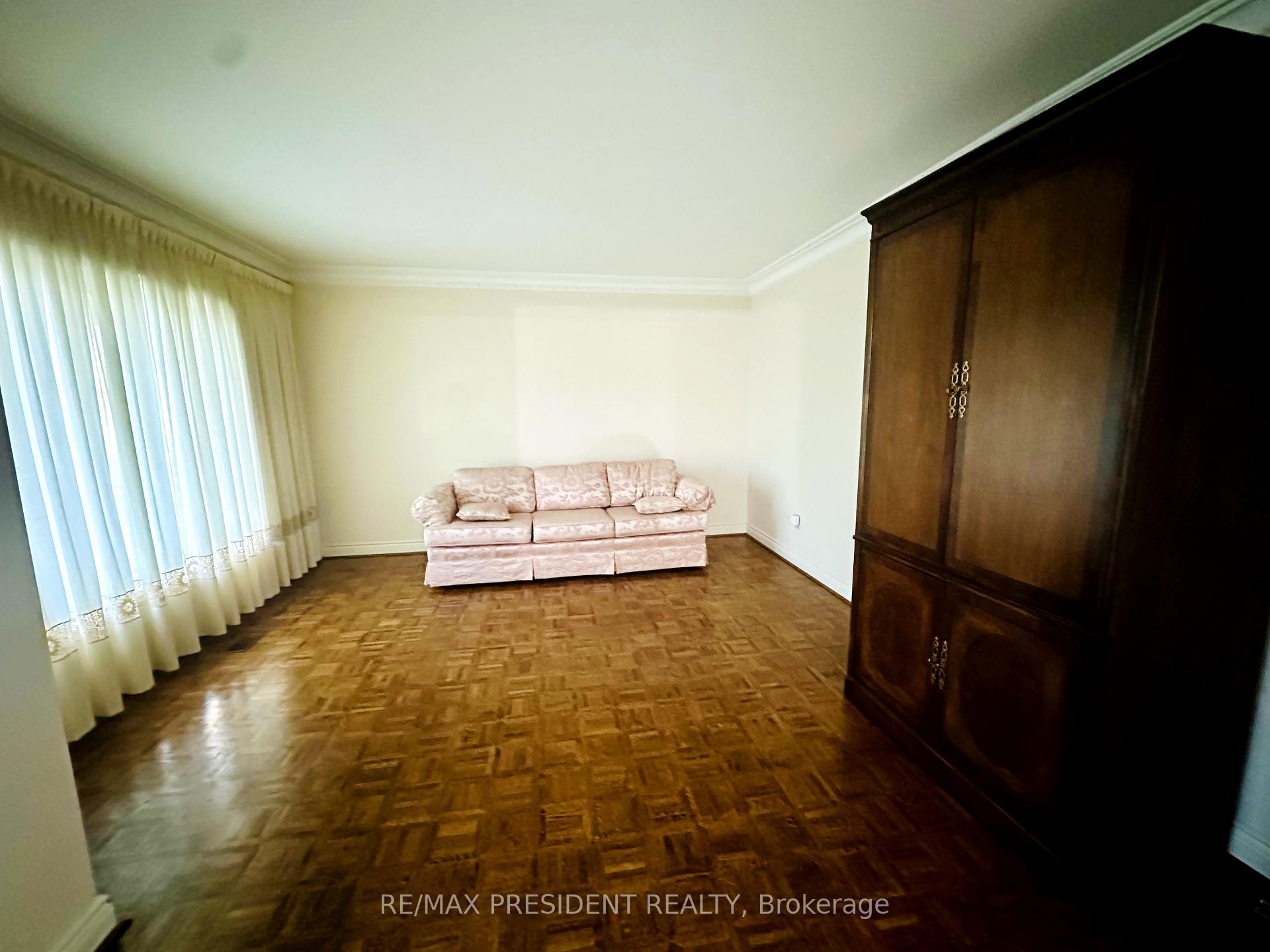 Photo 11 of 10924 Mcvean Drive, Brampton, Toronto Gore Rural Estate — HOMEH