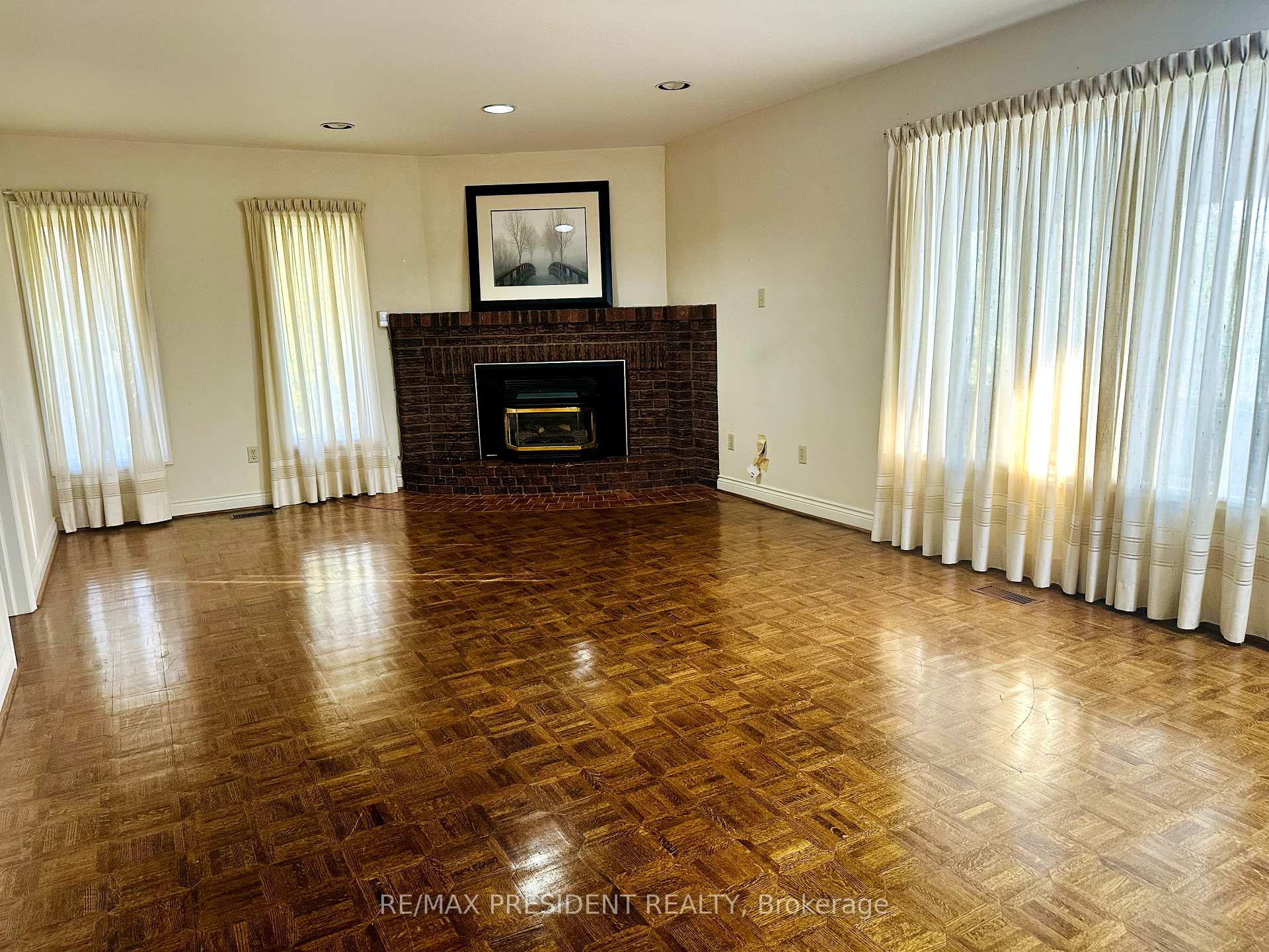 Photo 12 of 10924 Mcvean Drive, Brampton, Toronto Gore Rural Estate — HOMEH