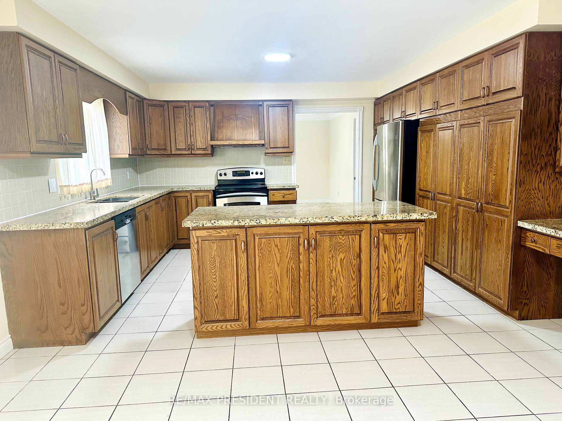 Photo 14 of 10924 Mcvean Drive, Brampton, Toronto Gore Rural Estate — HOMEH