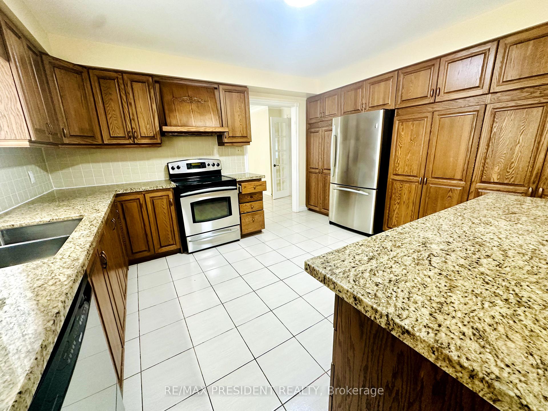 Photo 15 of 10924 Mcvean Drive, Brampton, Toronto Gore Rural Estate — HOMEH