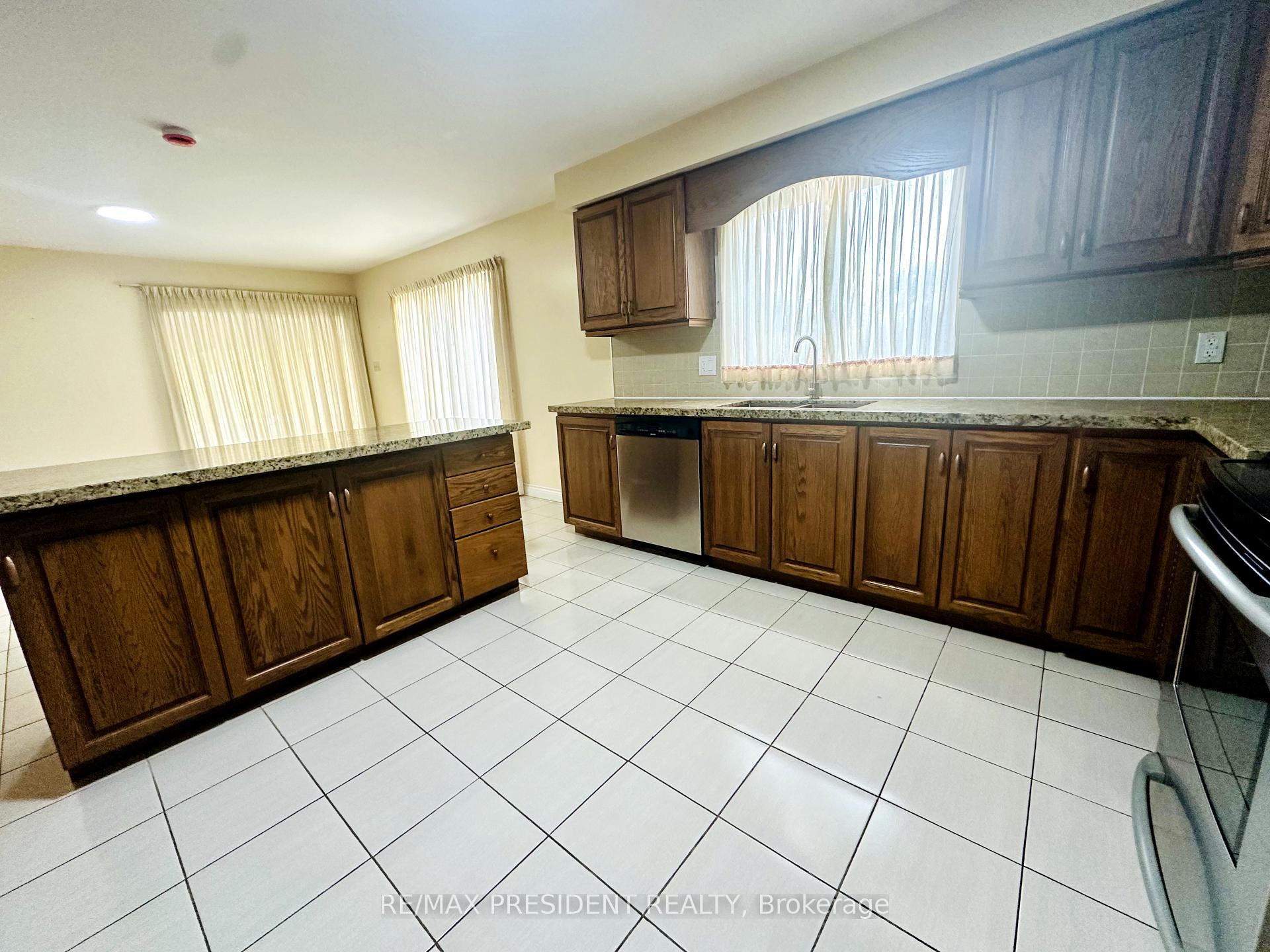 Photo 16 of 10924 Mcvean Drive, Brampton, Toronto Gore Rural Estate — HOMEH