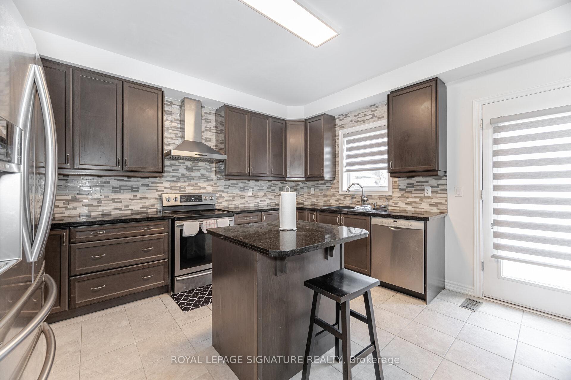Photo 4 of 481 Brisdale Drive, Brampton, Northwest Brampton — HOMEH