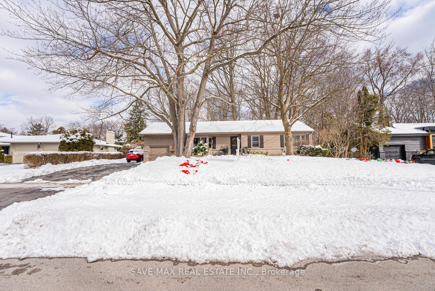 Photo 1 of 335 Goodram Drive S, Burlington, Shoreacres — HOMEH