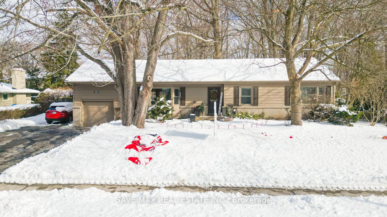 Photo 2 of 335 Goodram Drive S, Burlington, Shoreacres — HOMEH