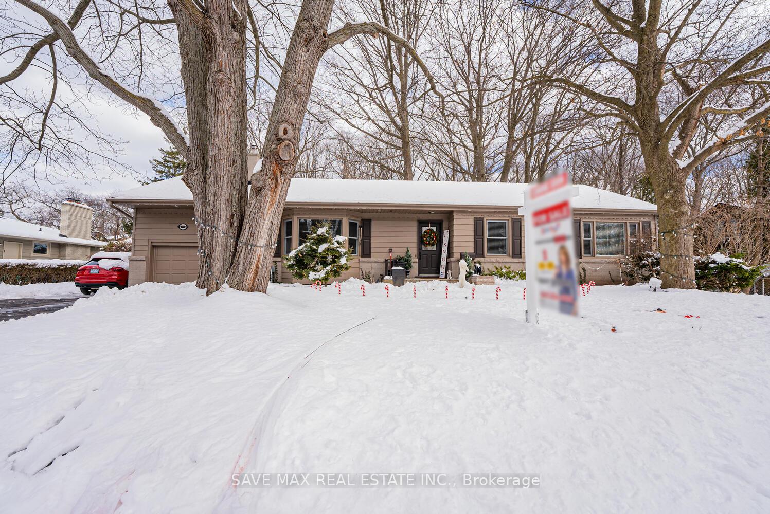 Photo 3 of 335 Goodram Drive S, Burlington, Shoreacres — HOMEH