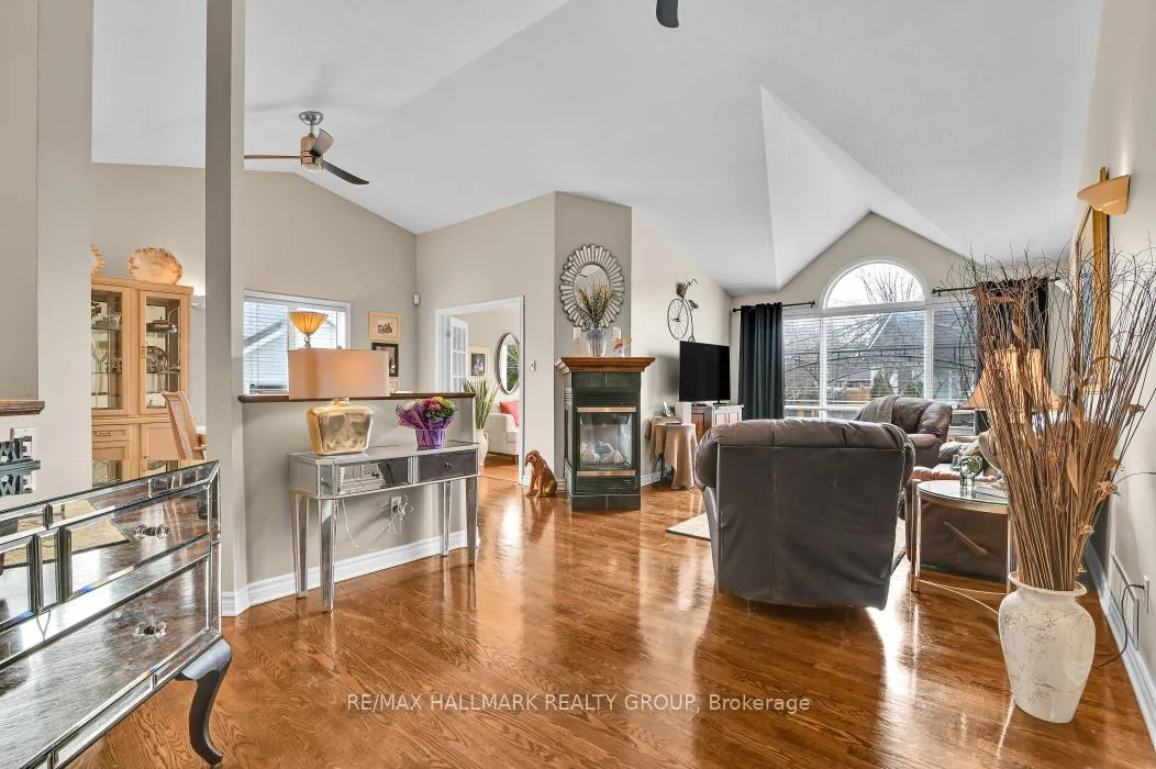 Photo 12 of 18 Spinney Way, Ottawa, Barrhaven - Longfields — HOMEH