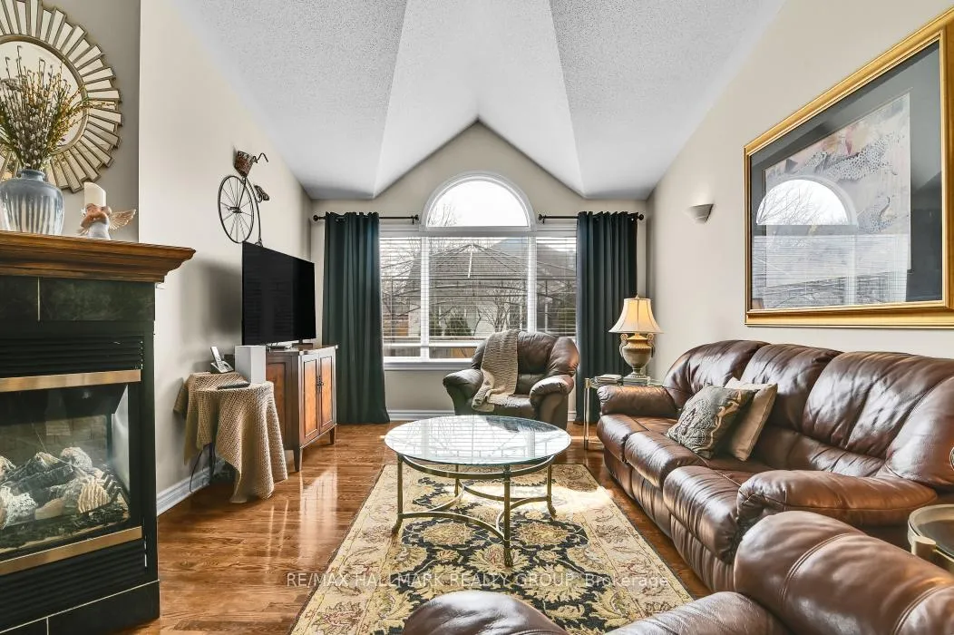 Photo 13 of 18 Spinney Way, Ottawa, Barrhaven - Longfields — HOMEH