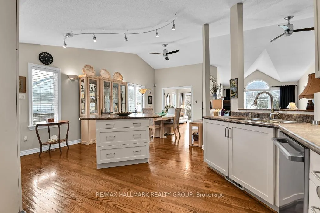 Photo 20 of 18 Spinney Way, Ottawa, Barrhaven - Longfields — HOMEH