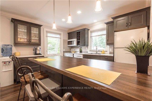 Photo 7 of 21 Wellington Street E, Barrie, Codrington — HOMEH