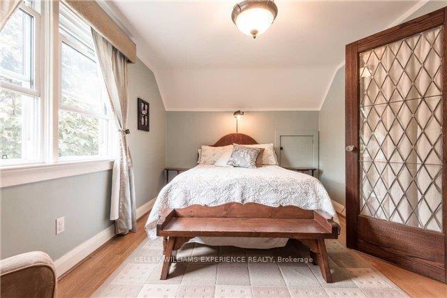 Photo 13 of 21 Wellington Street E, Barrie, Codrington — HOMEH