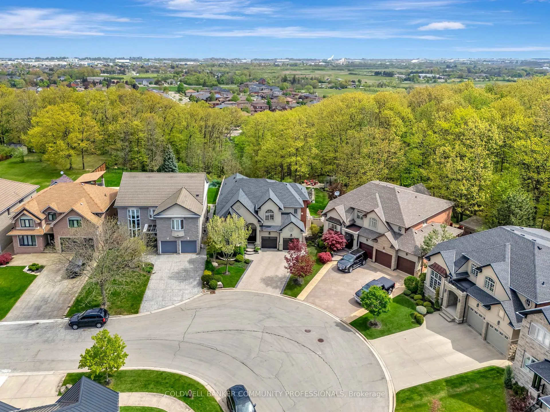 Photo 2 of 46 Orr Crescent, Hamilton, Stoney Creek — HOMEH