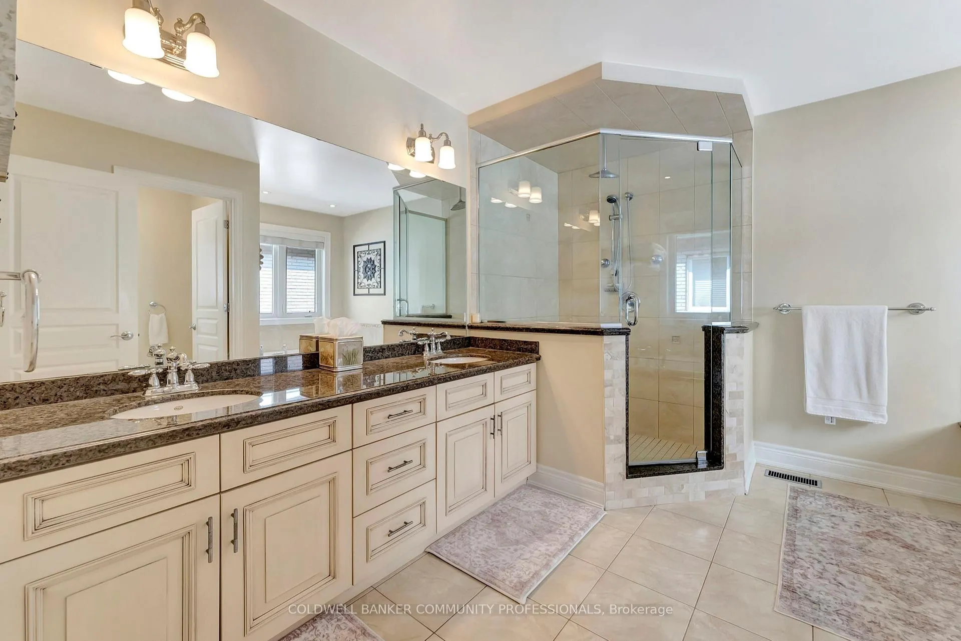 Photo 32 of 46 Orr Crescent, Hamilton, Stoney Creek — HOMEH