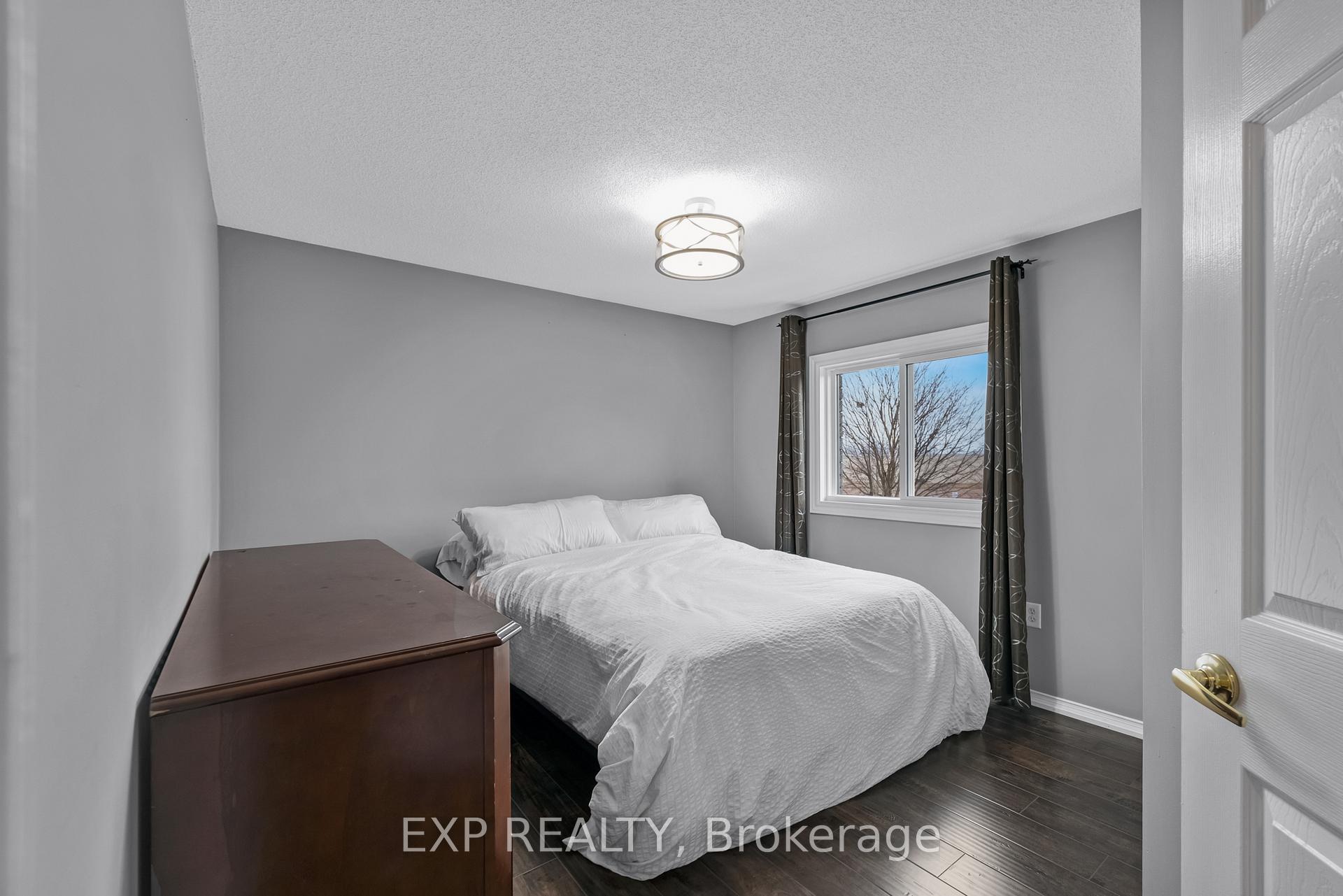 Photo 20 of 73 Srigley Street, Barrie, Holly — HOMEH