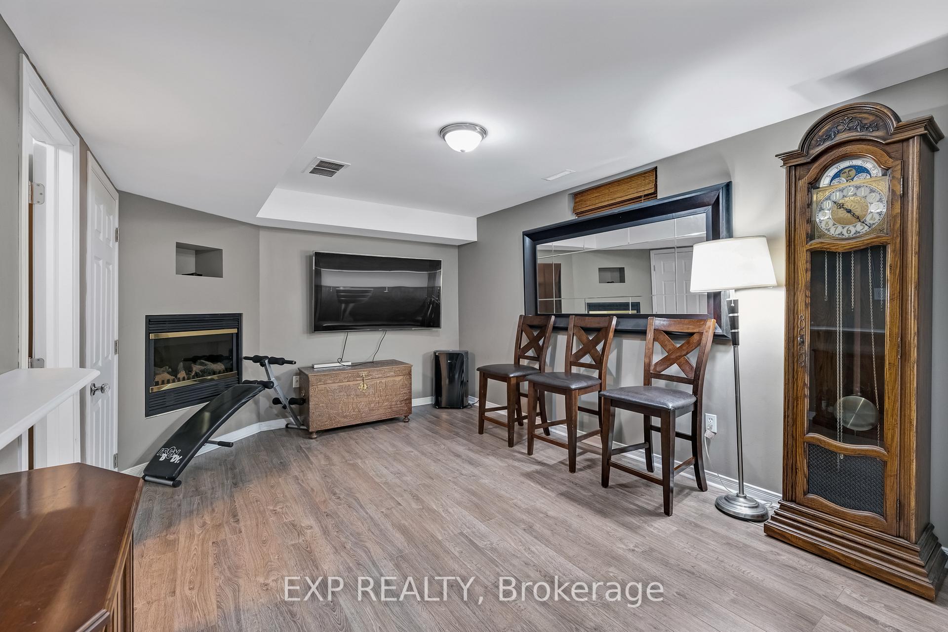 Photo 25 of 73 Srigley Street, Barrie, Holly — HOMEH