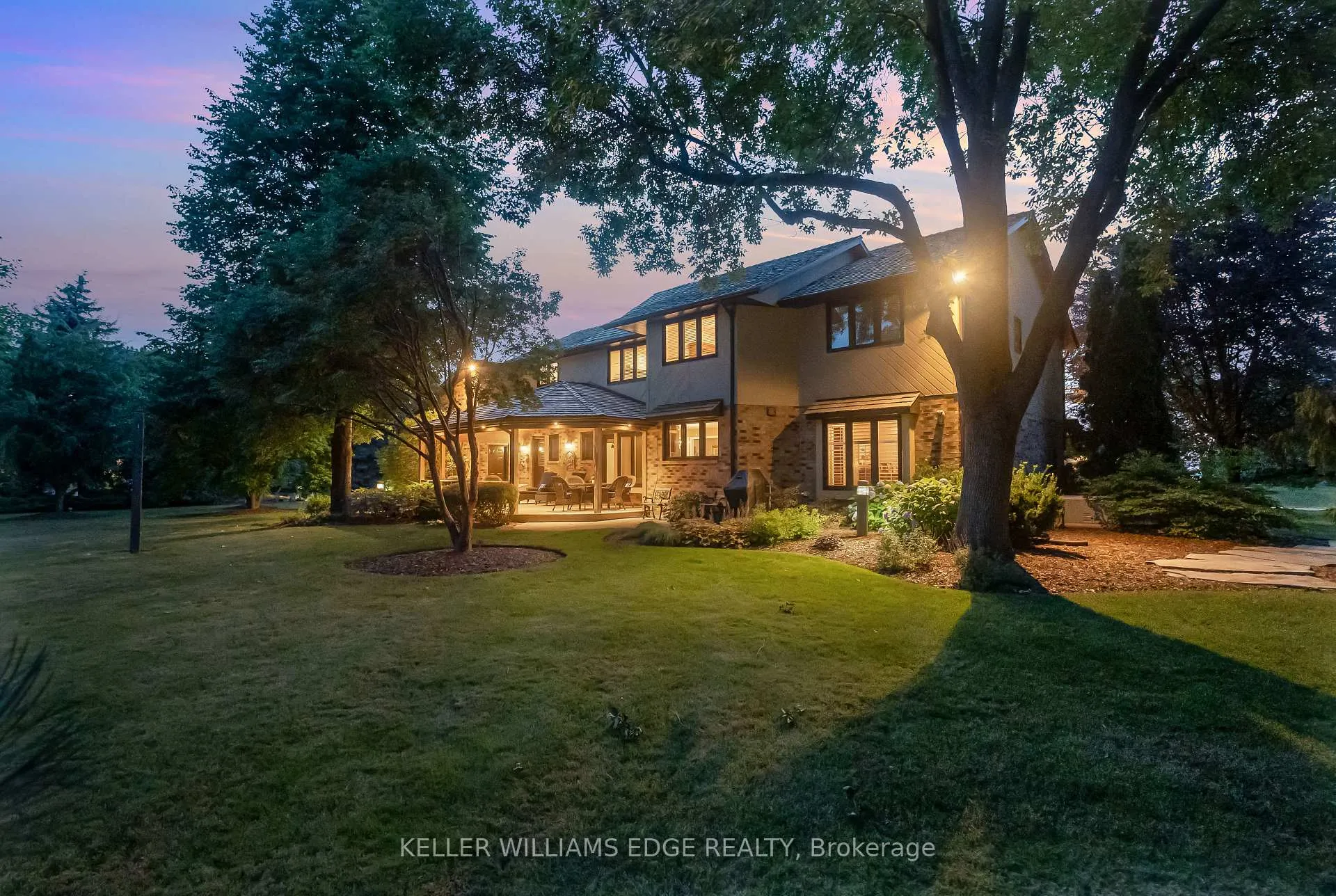 Photo 3 of 8 Lochside Drive, Hamilton, Winona Park — HOMEH