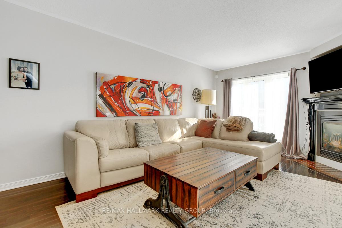 Photo 3 of 211 Sorento Street, Ottawa, Barrhaven - Strandherd — HOMEH